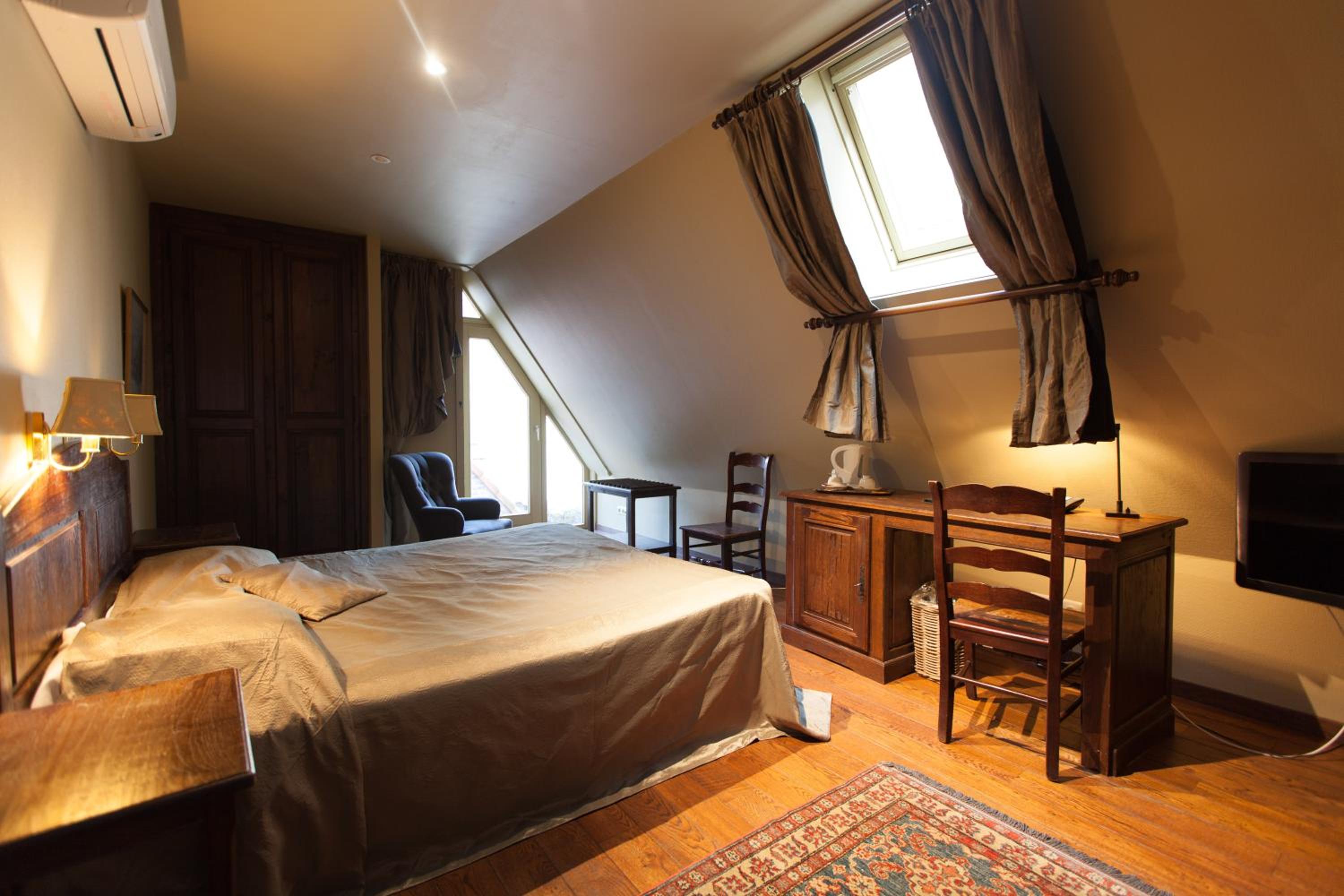 Double Room - Photo 9