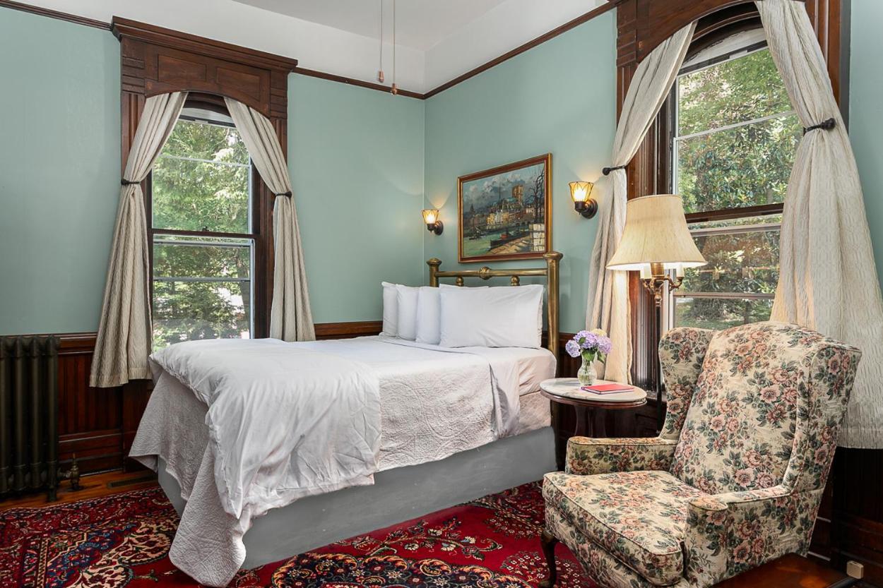 Reese Study Bedroom