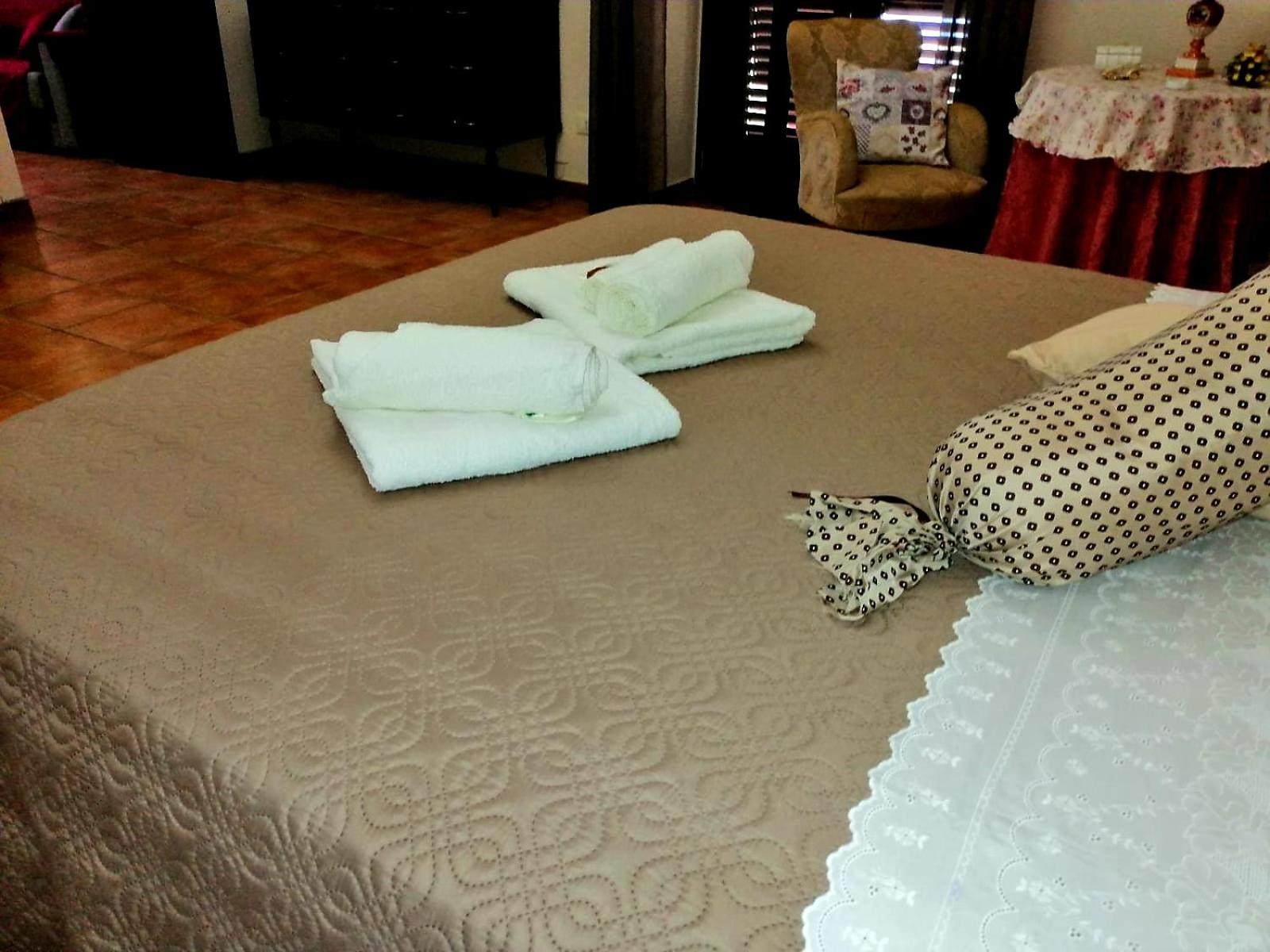 Two-Bedroom House - Photo 1