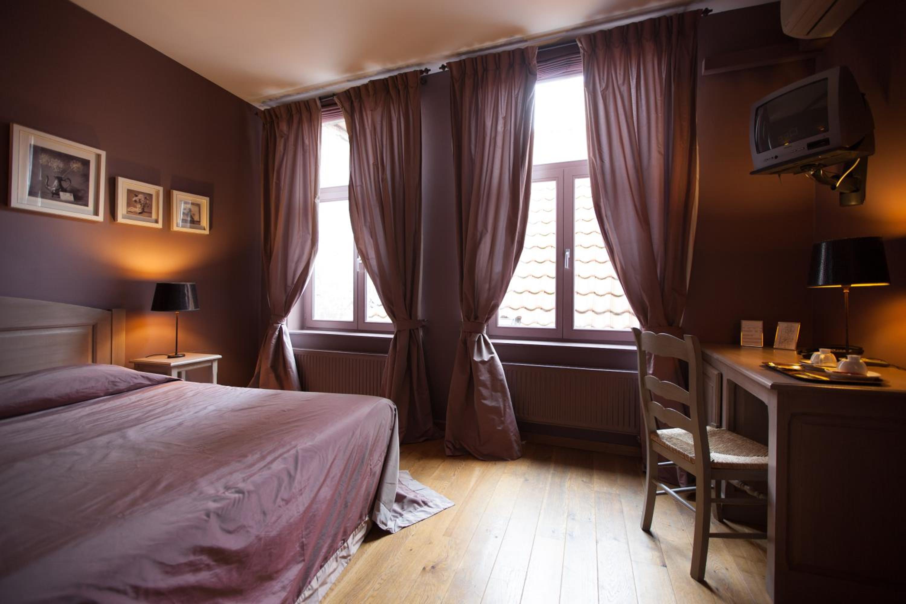 Double Room - Photo 11