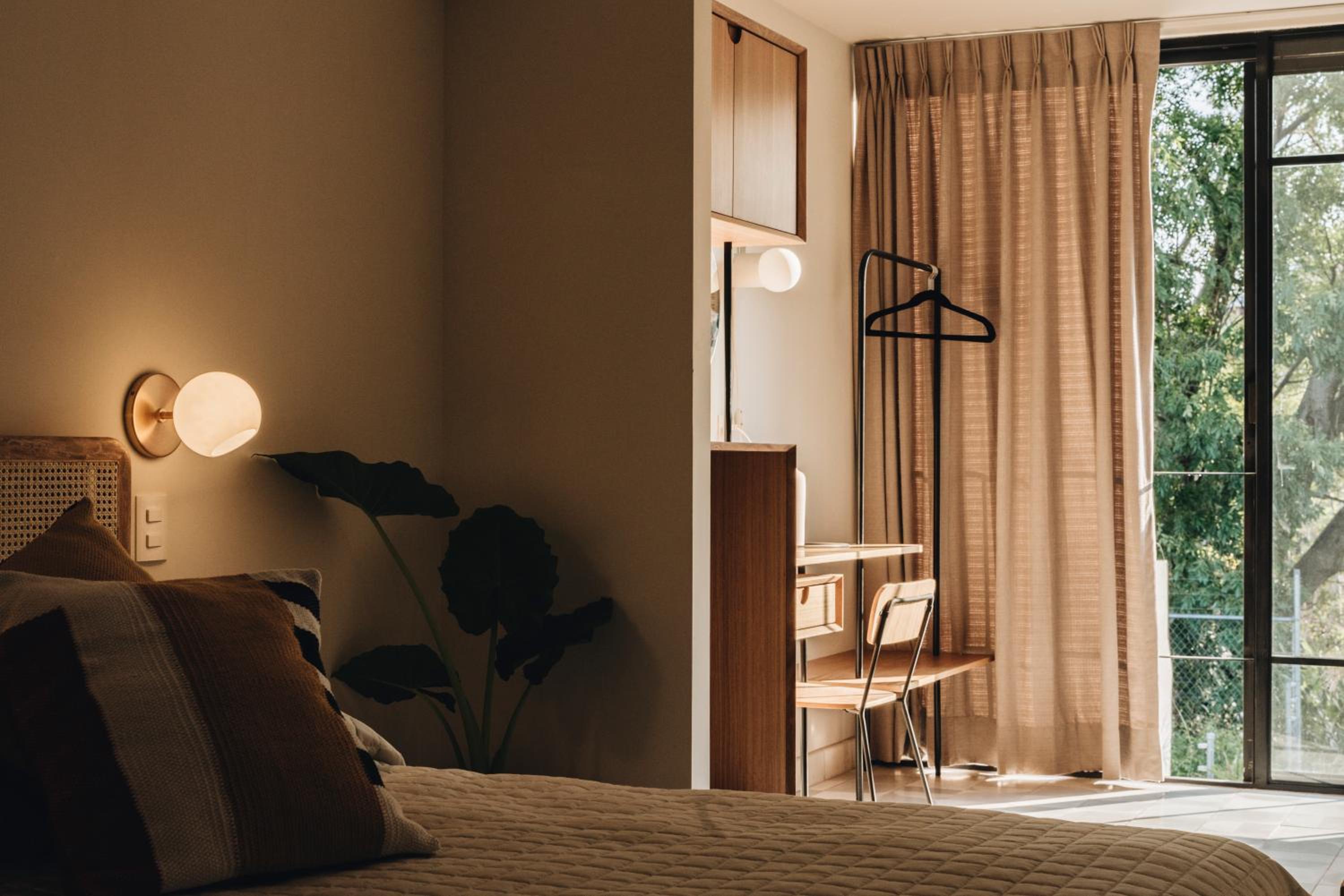 Quadruple Room with Garden View - Photo 11