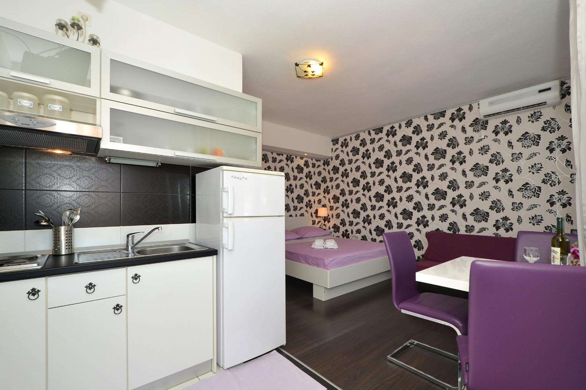Studio Apartment photo 3