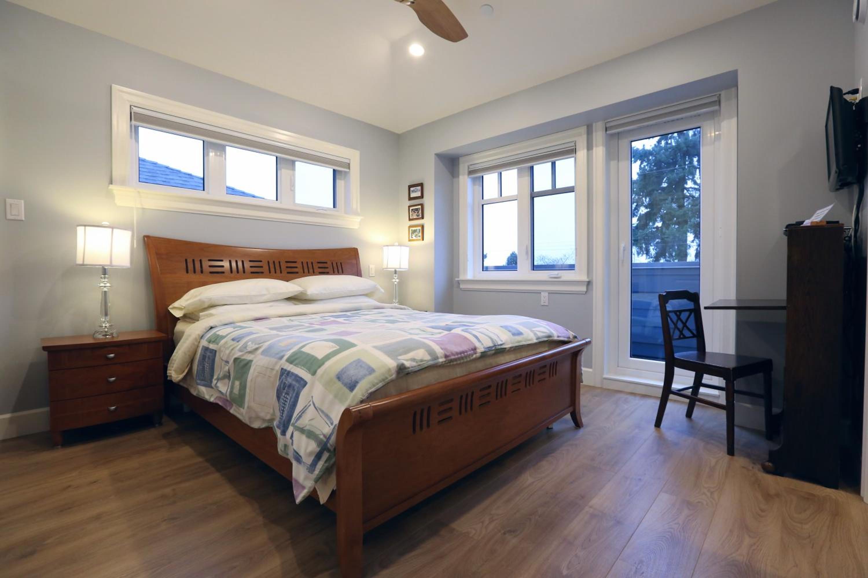 Queen Room with Balcony photo 2