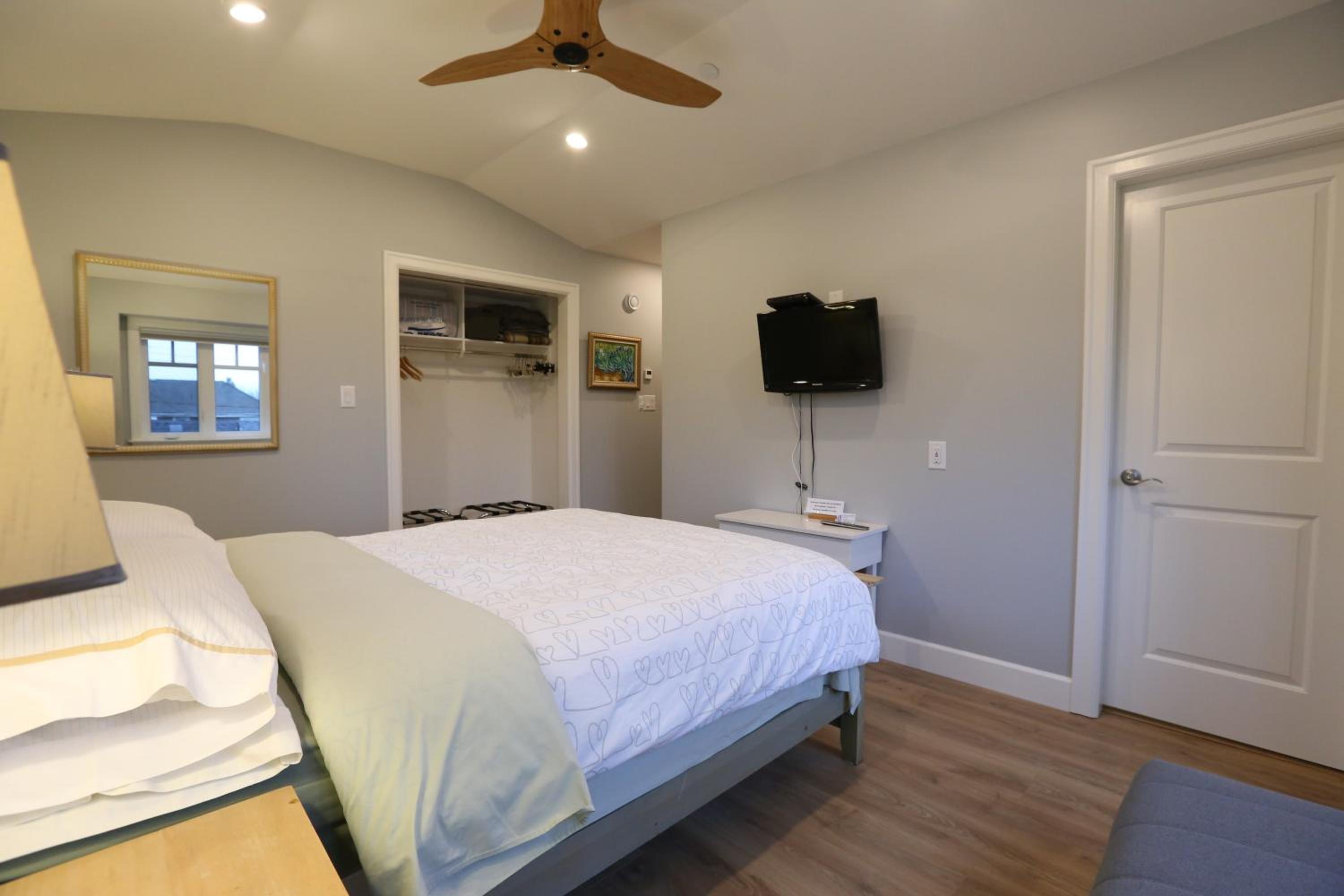 Queen Room photo 1