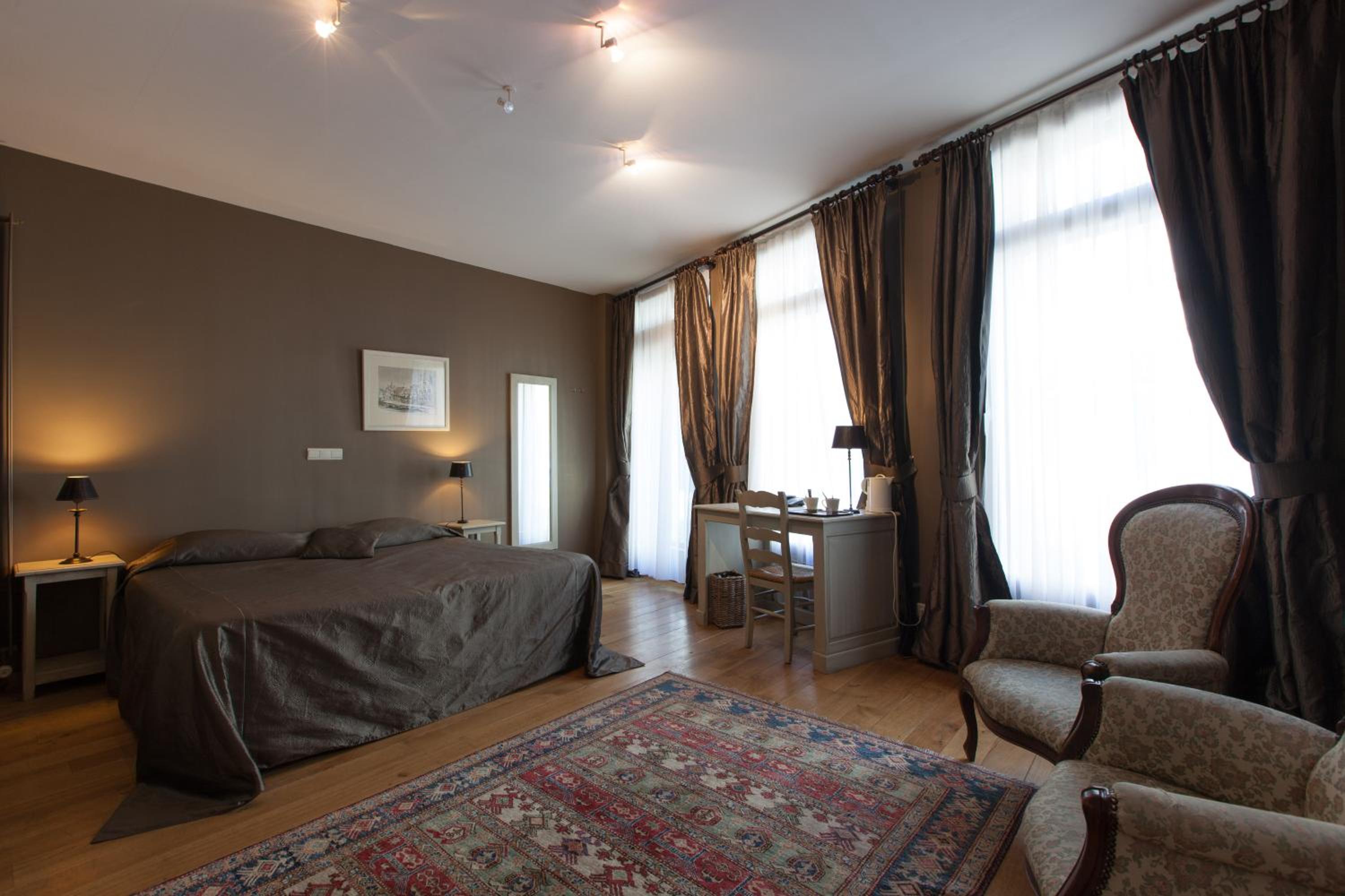 Double Room - Photo 3