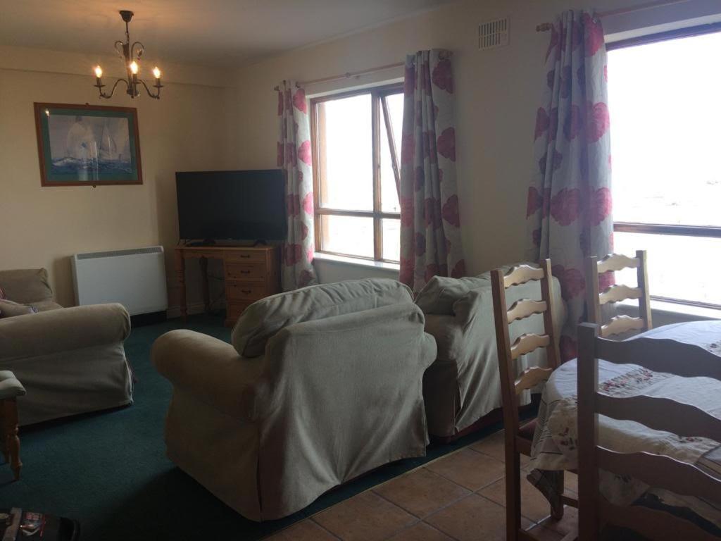 Two-Bedroom Apartment - Photo 9