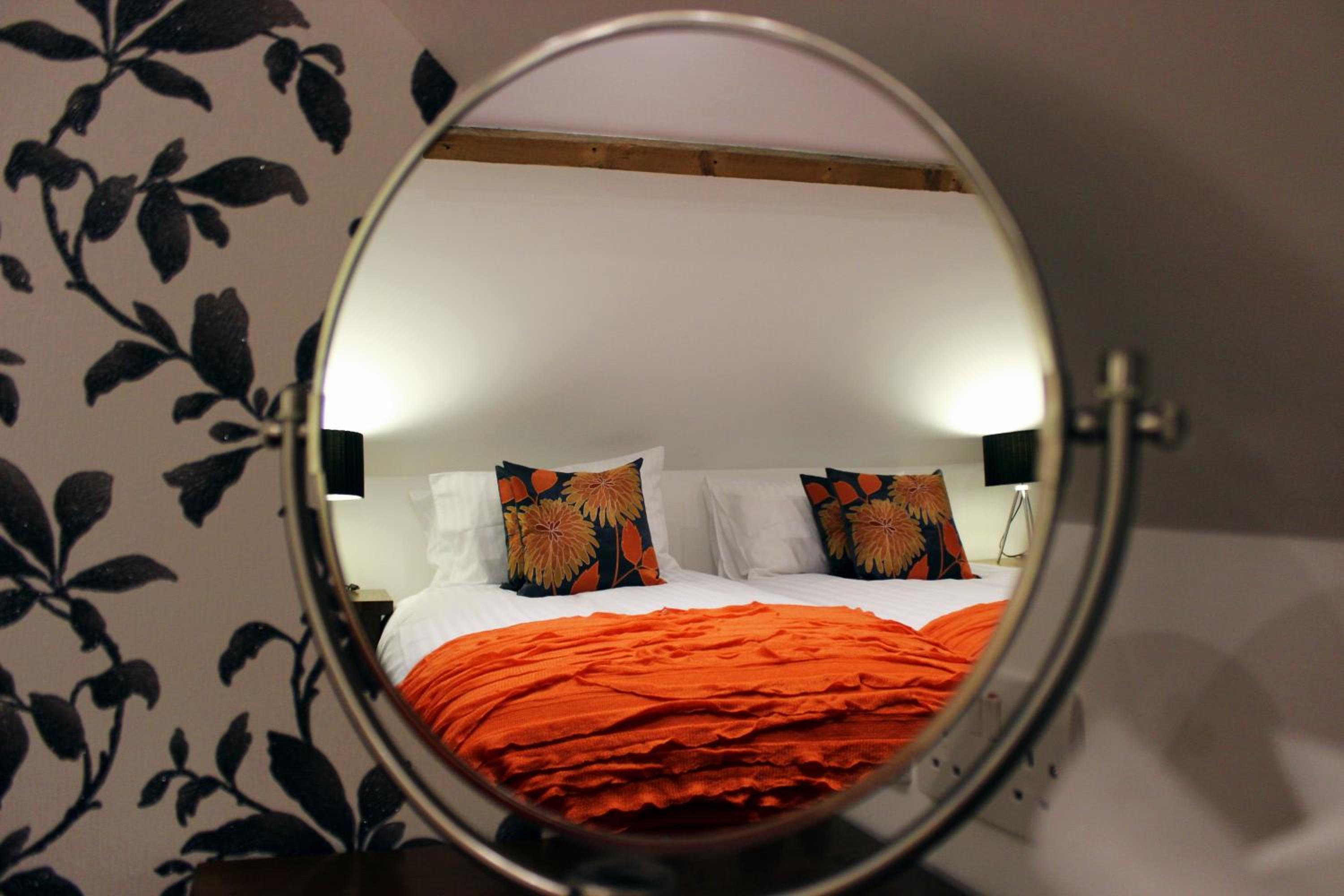 Twin Room - Photo 11