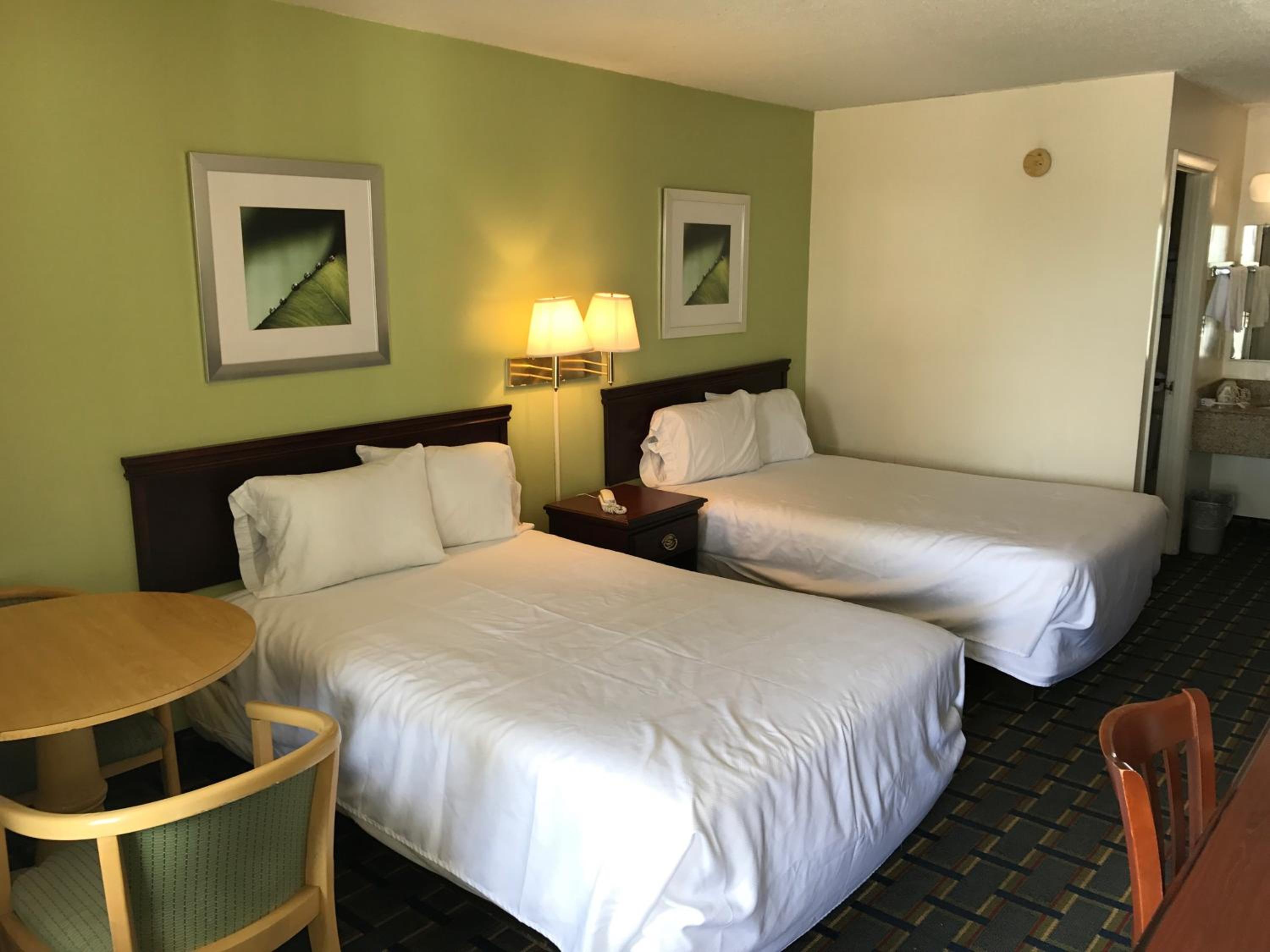  Room With 2 Double Beds photo 1