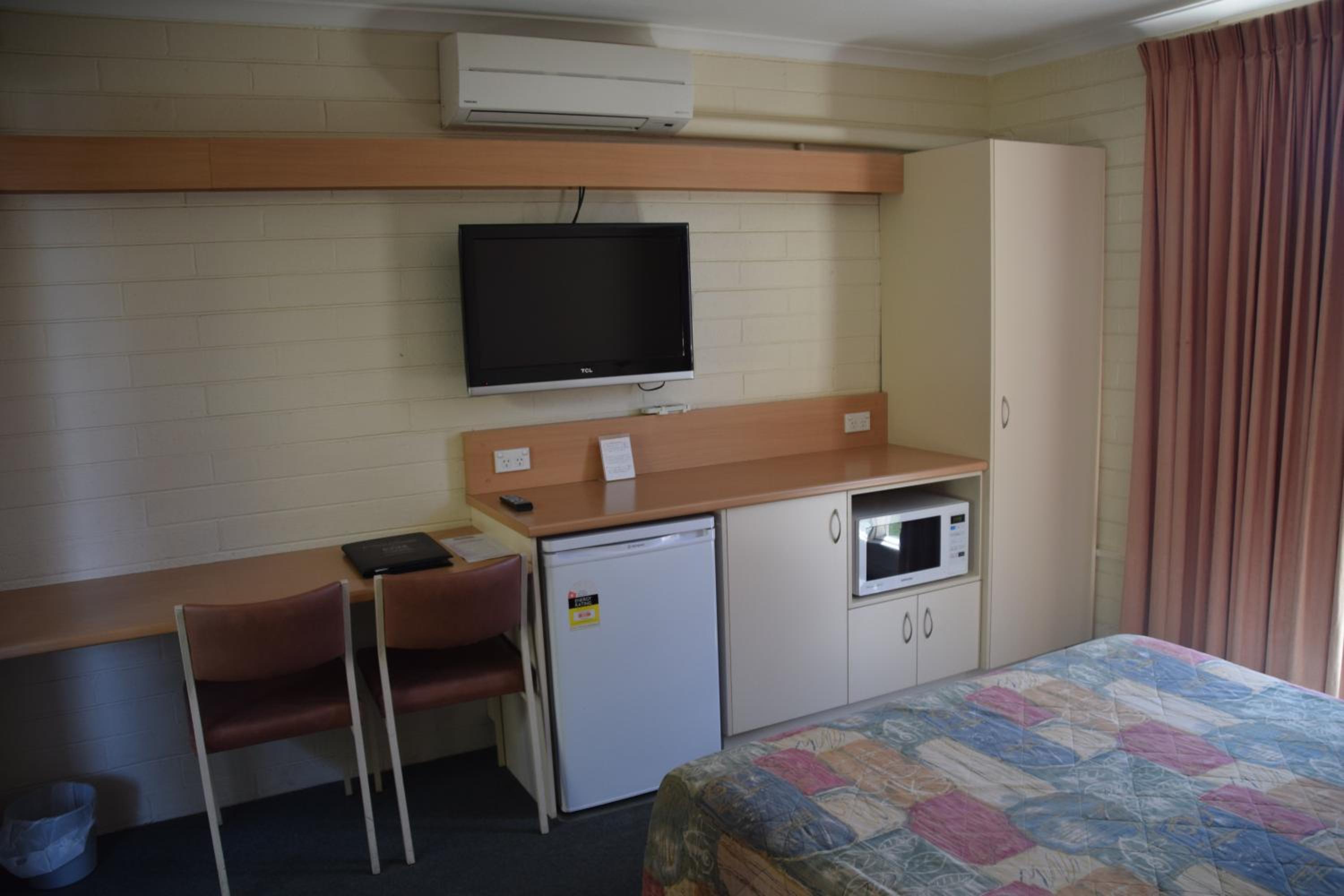 Standard Queen Room photo 1