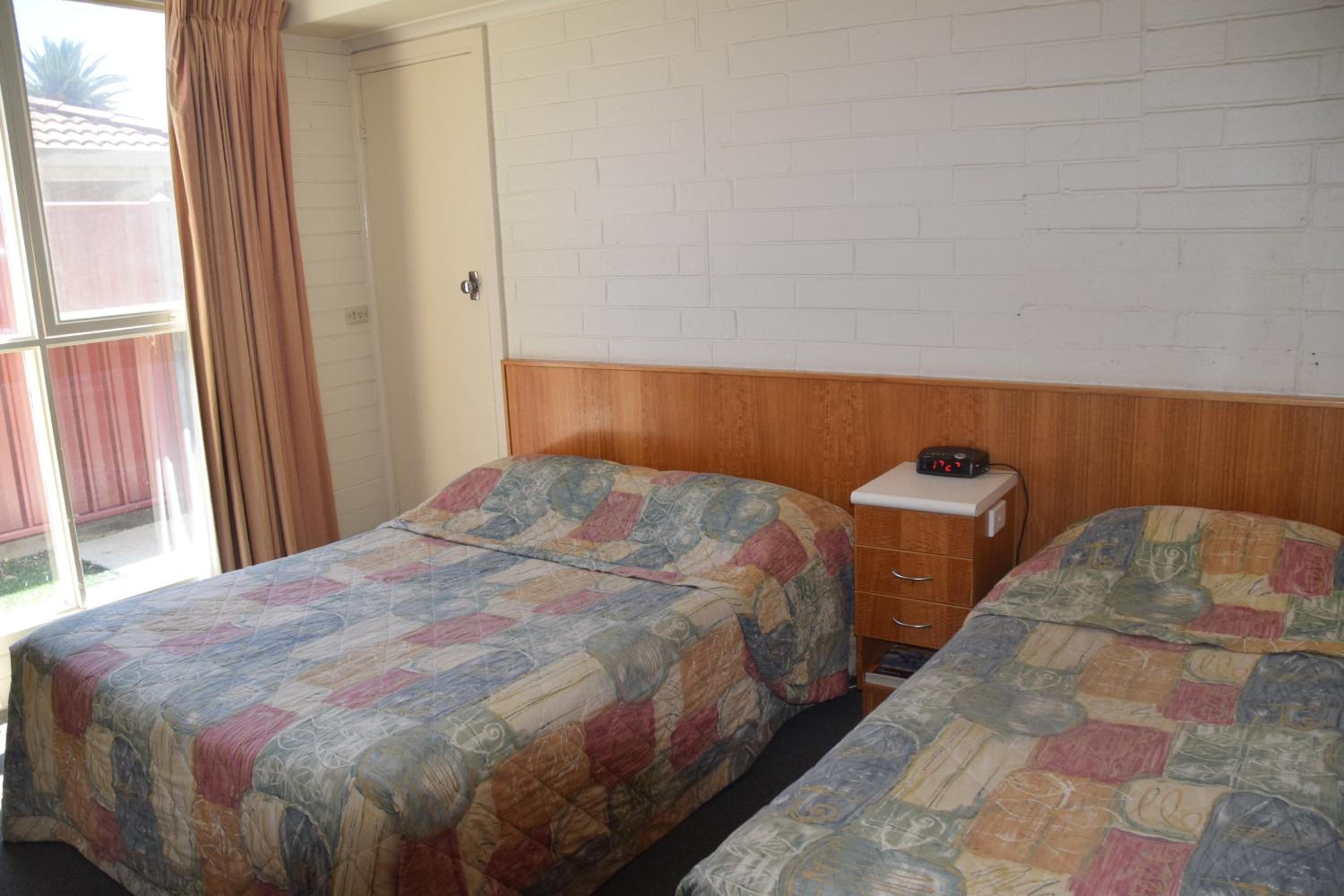 Standard Twin Room photo 3