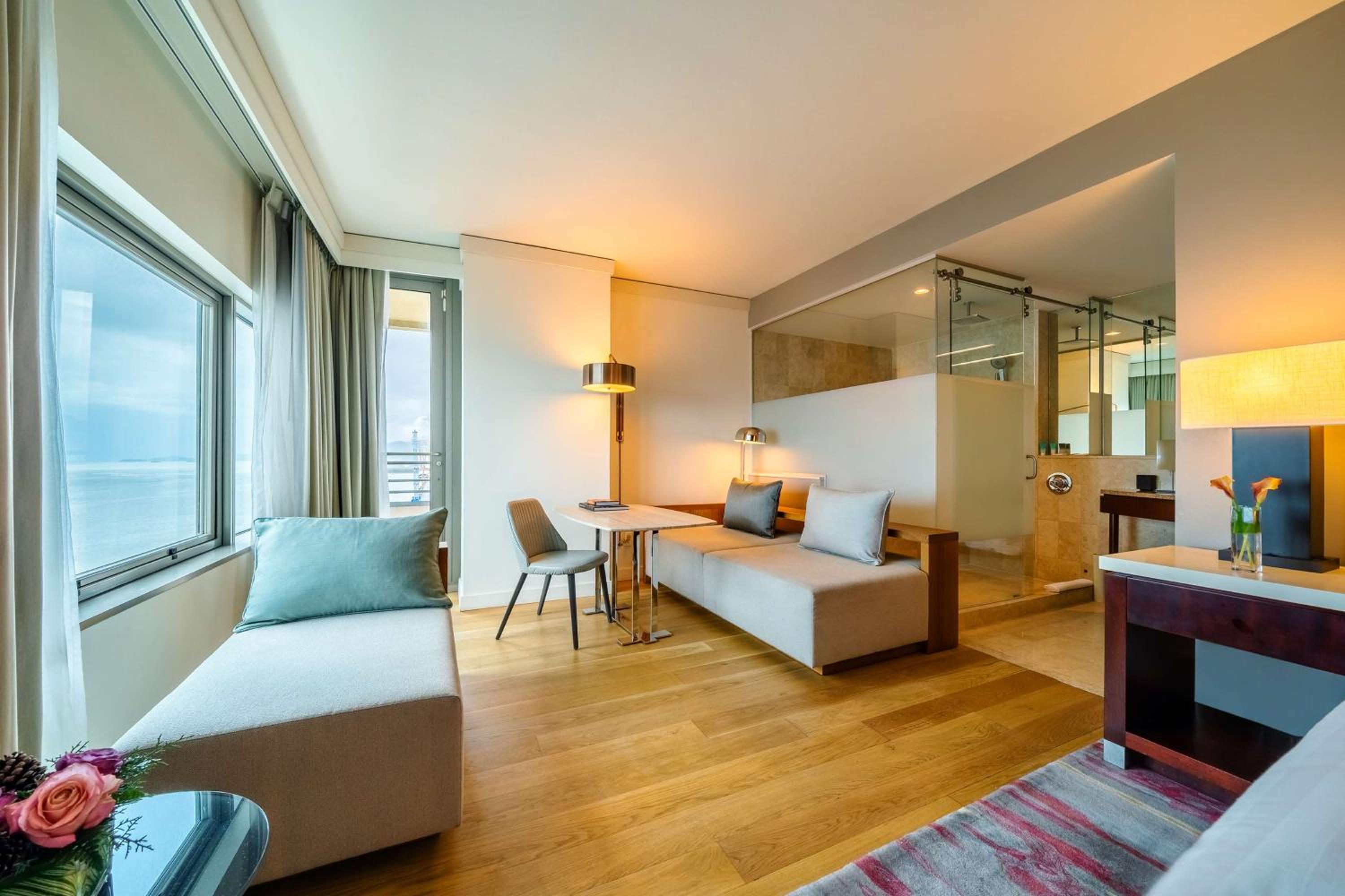 King Room with Balcony - Photo 1