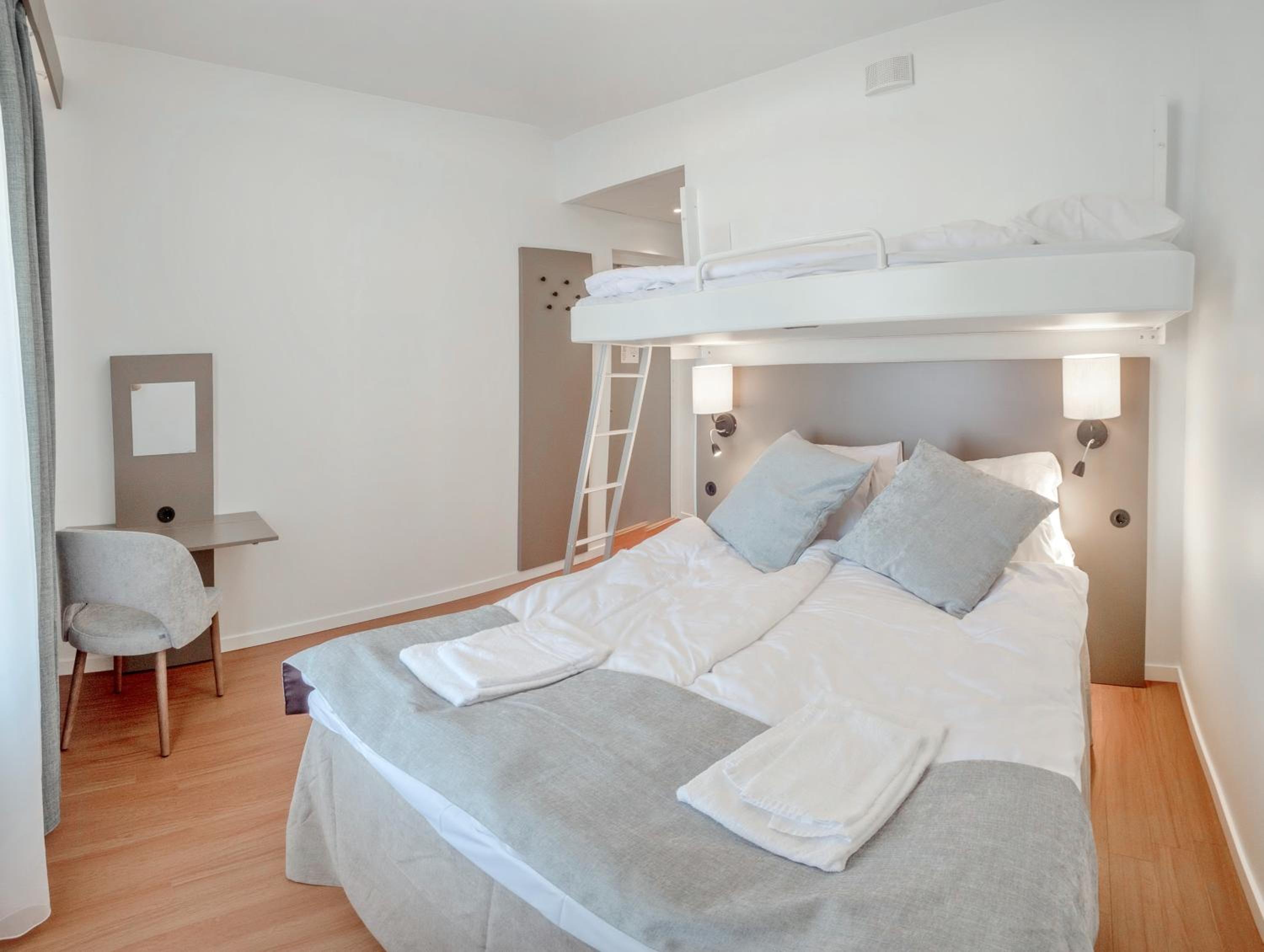 Double Room with Sea View and Private Bathroom photo 3