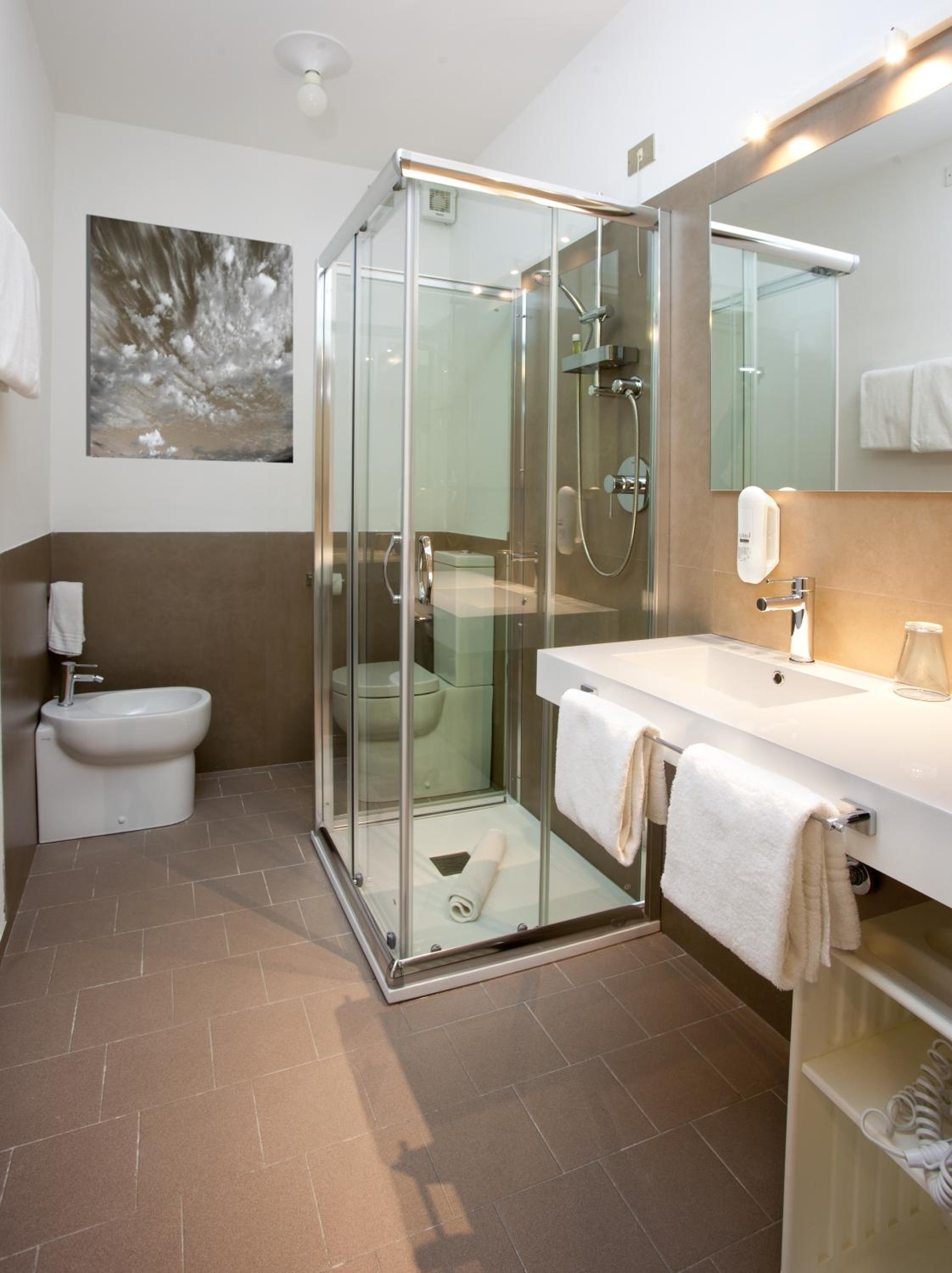 One-Bedroom Apartment - Photo 3