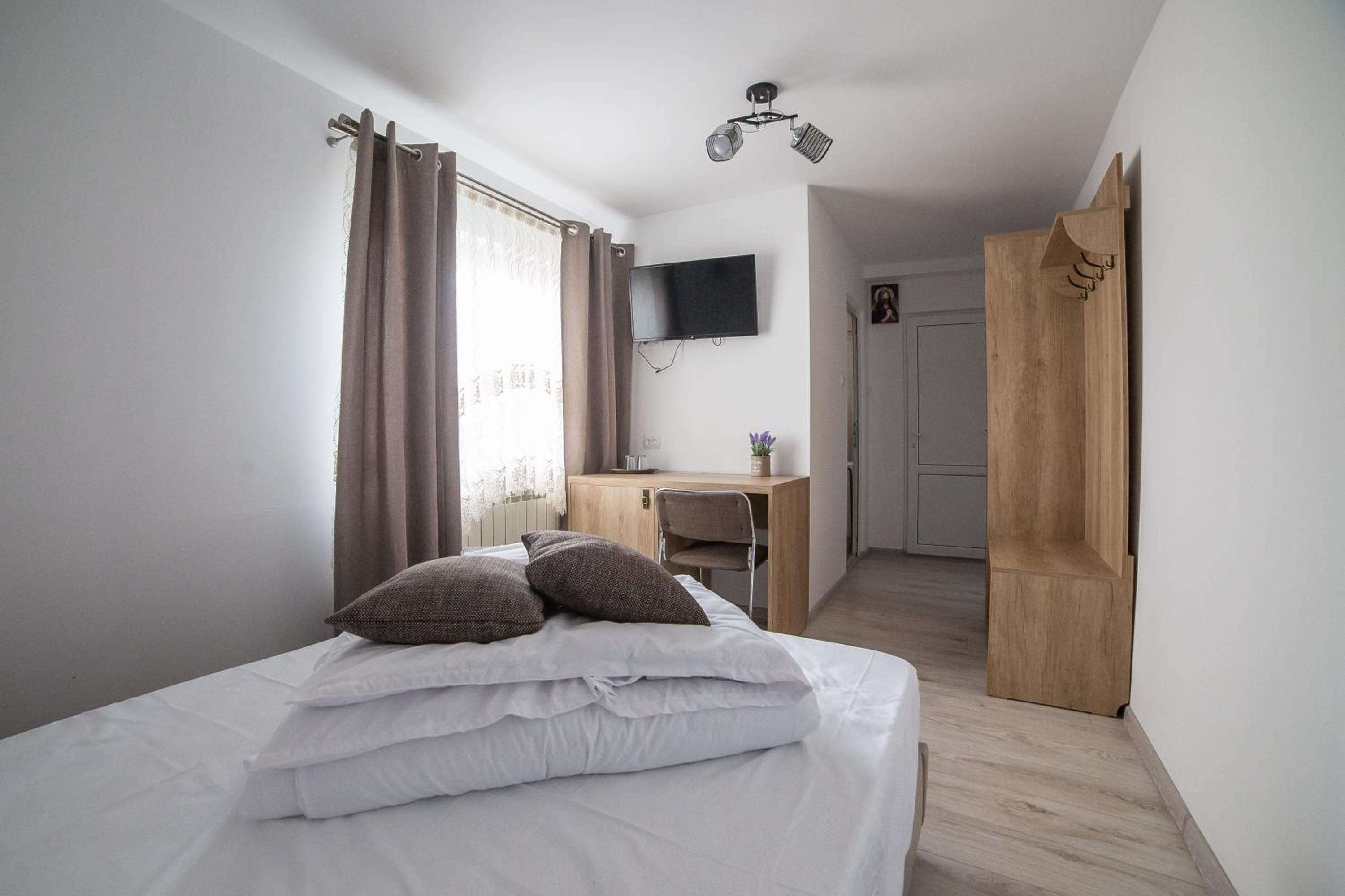 Double or Twin Room photo 2