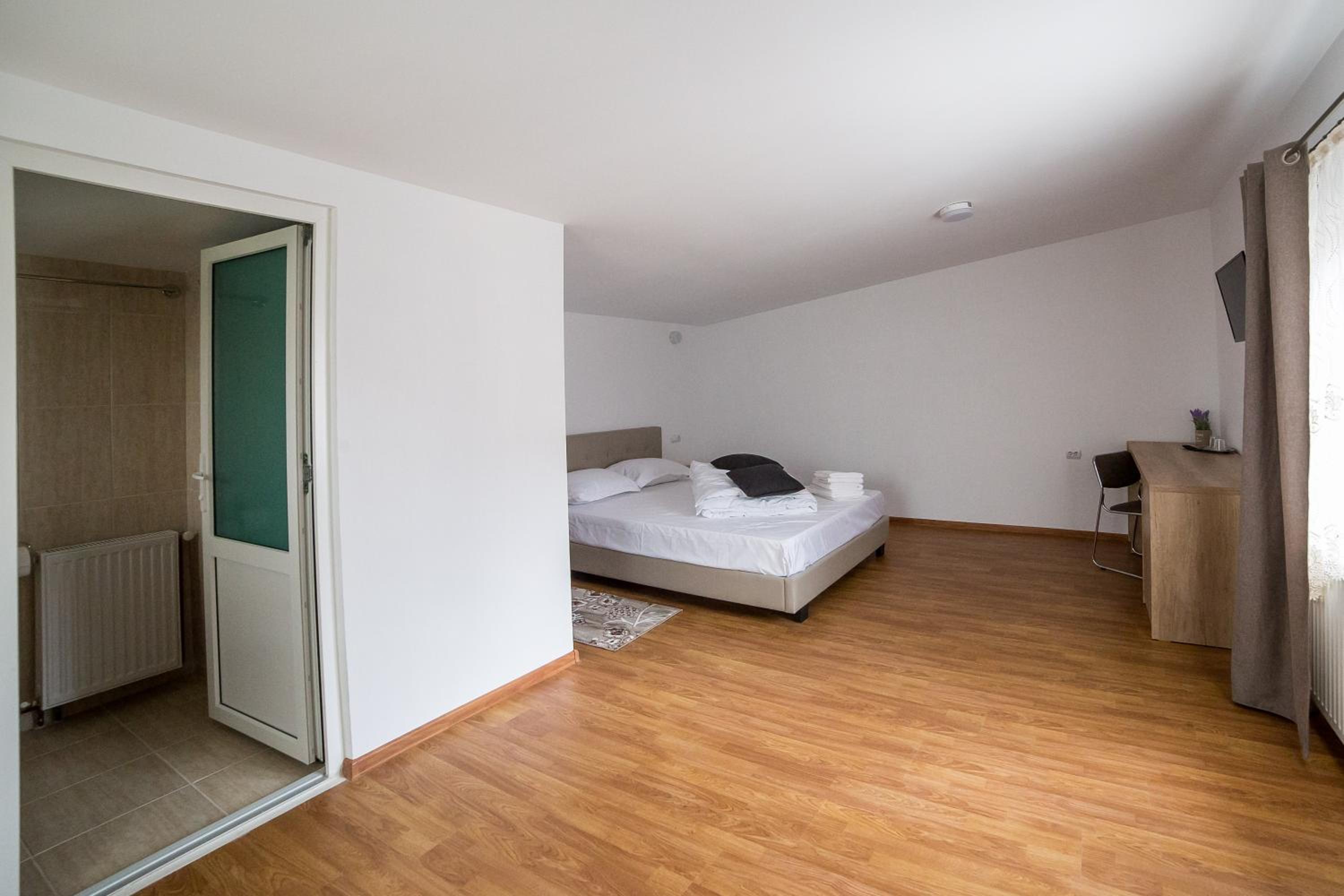 Double or Twin Room photo 3