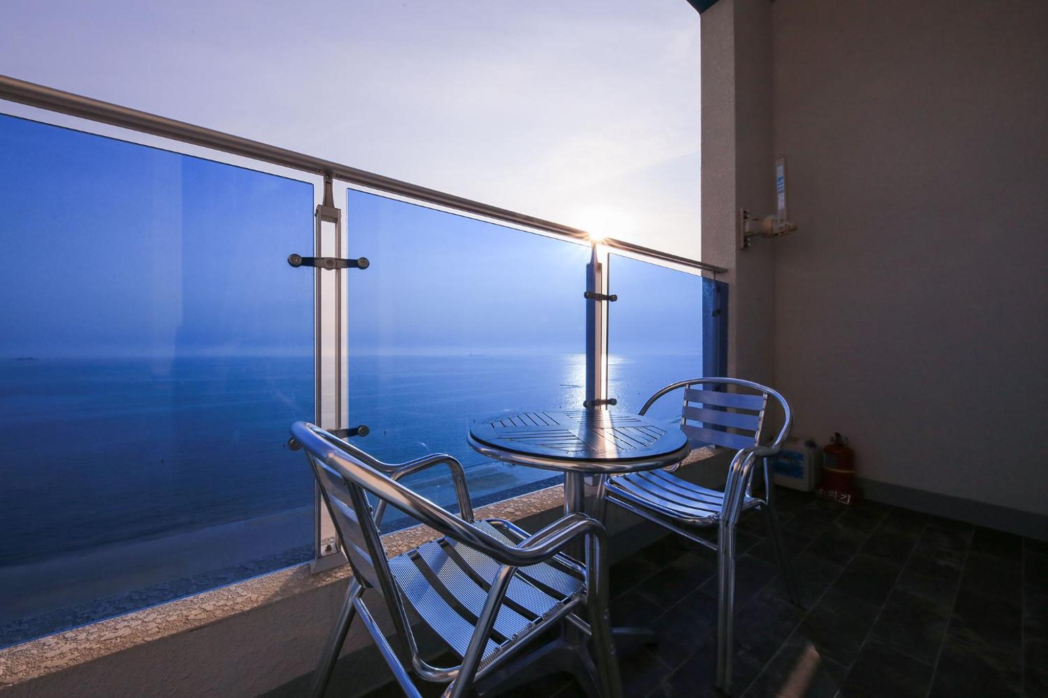 Penthouse with Sea View - Photo 16