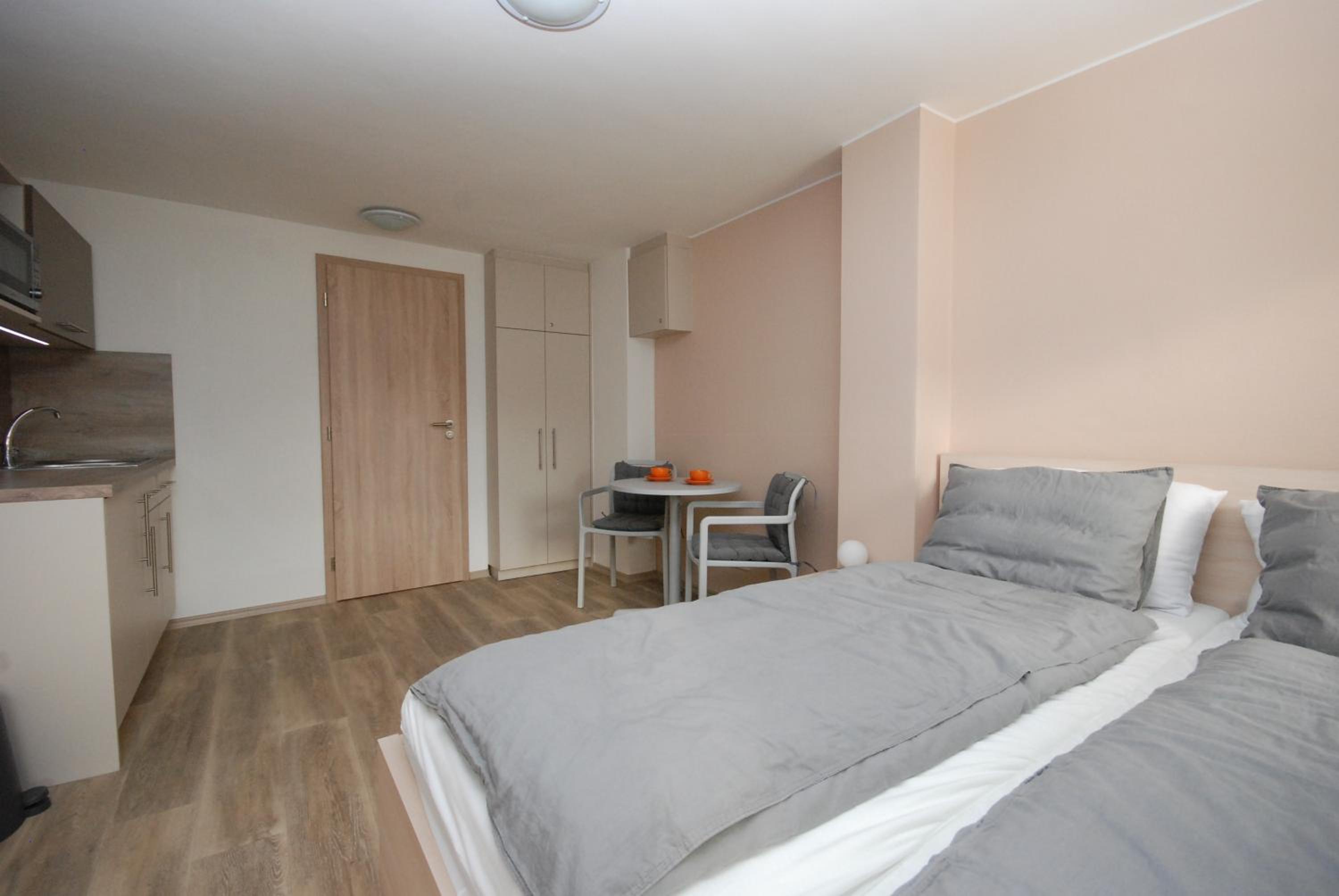One-Bedroom Apartment - Photo 1