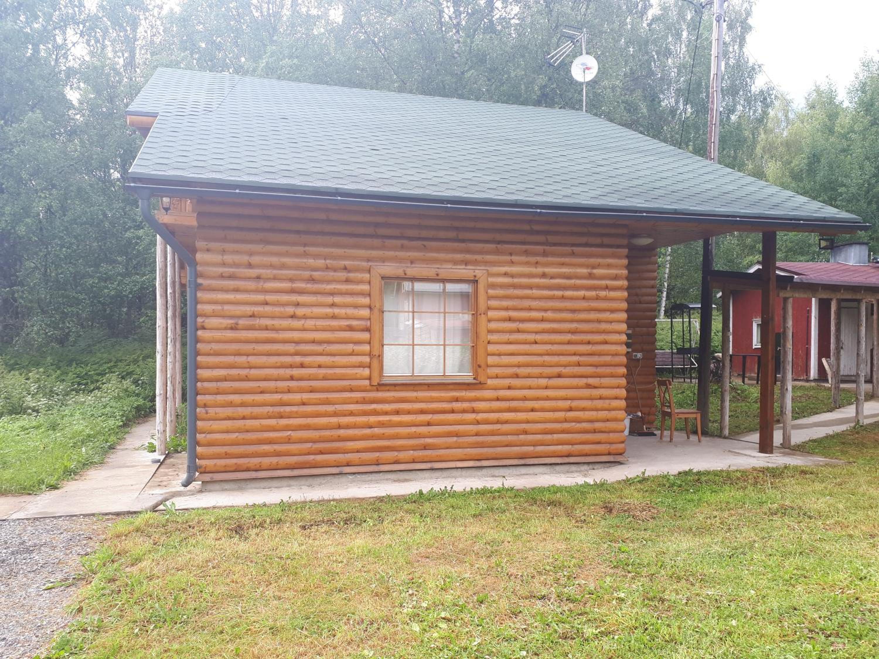 Three-Bedroom House - Photo 2