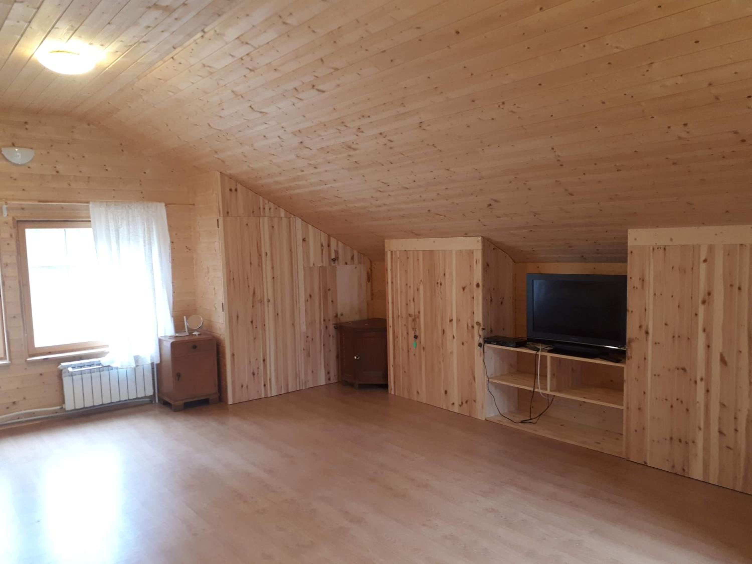 Three-Bedroom House - Photo 28