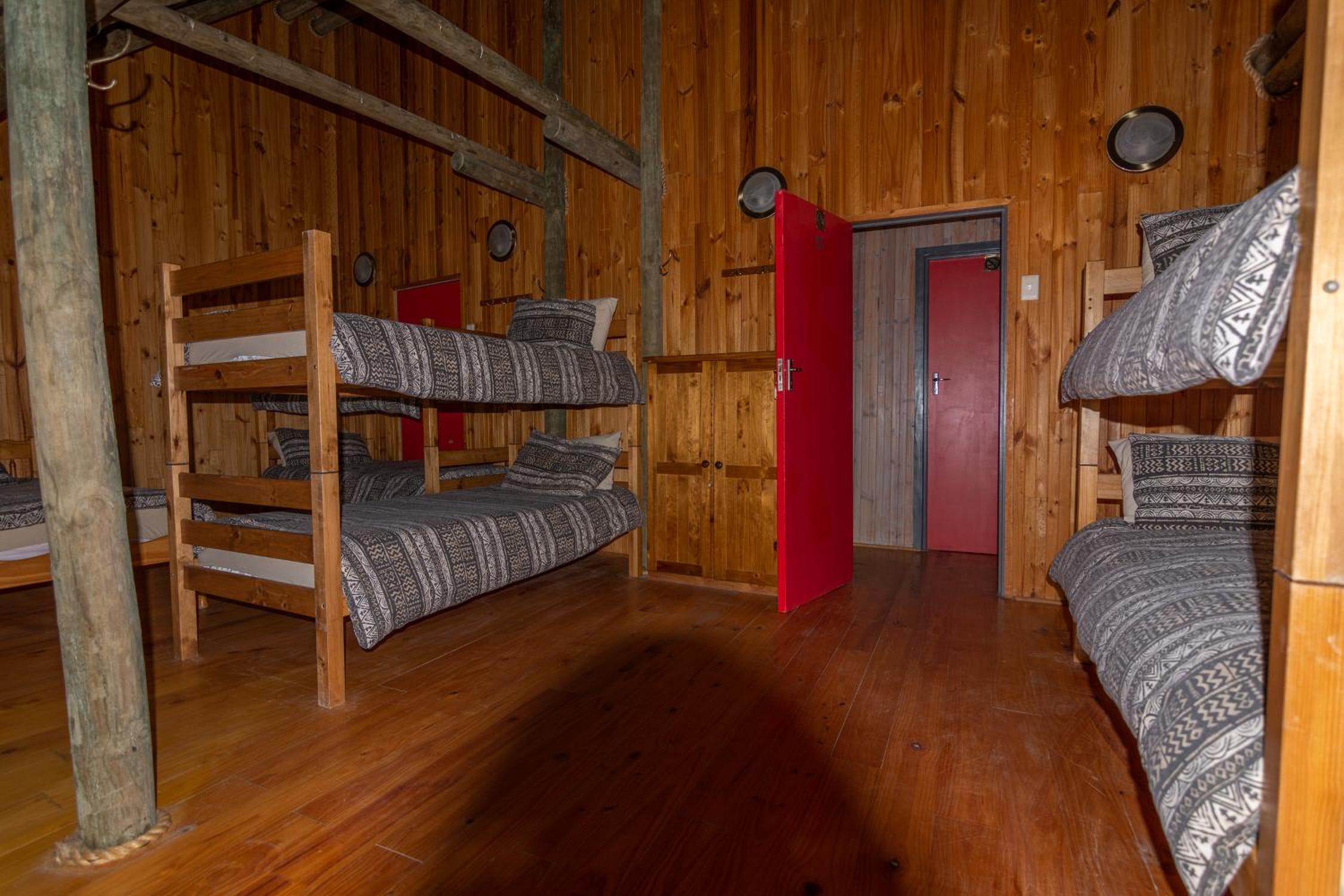 8-Bed Mixed Dormitory Room photo 1