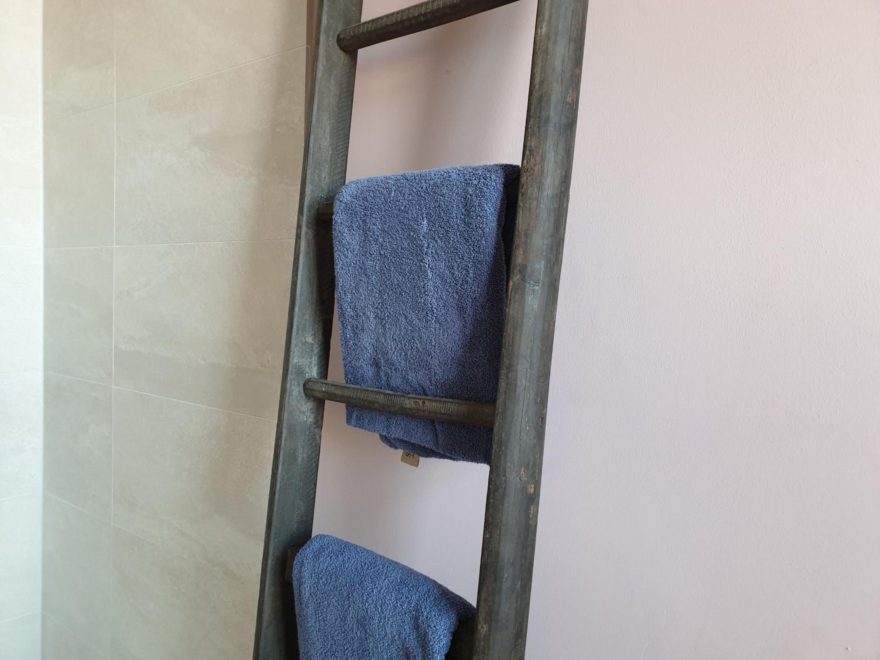Large Double Room - Photo 5