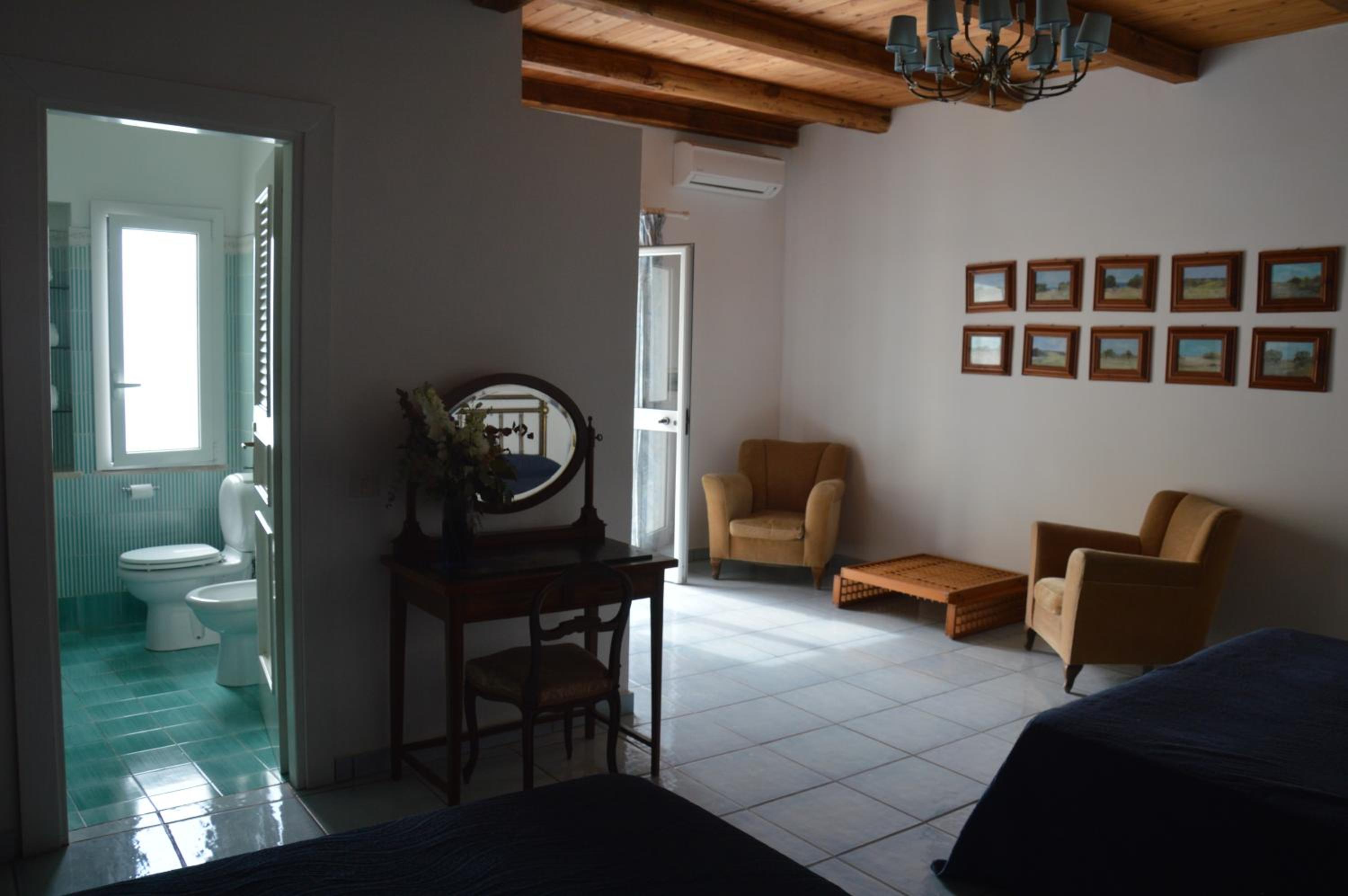 Family Room photo 1