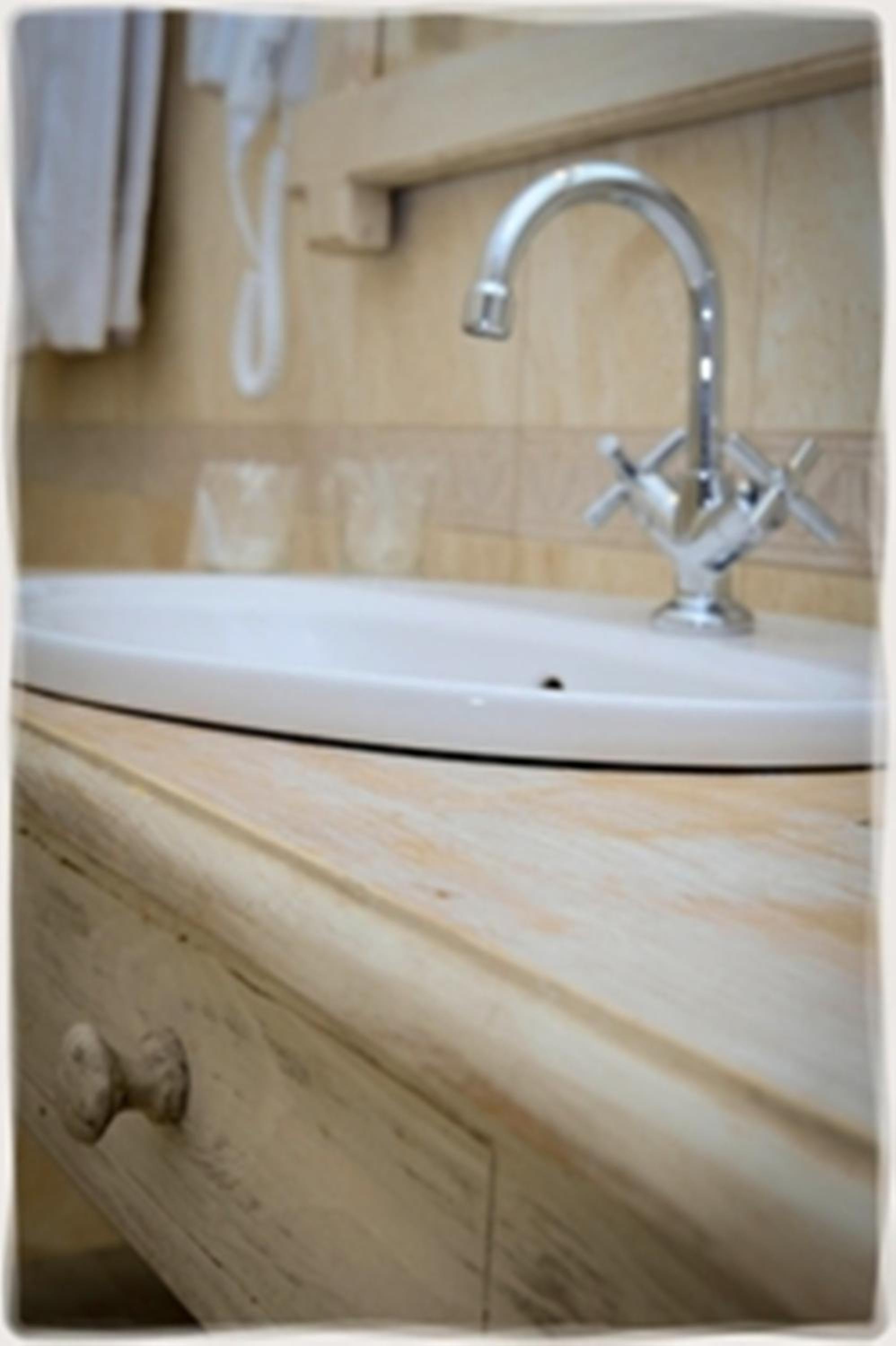 Premium Deluxe Suite - Photo 5