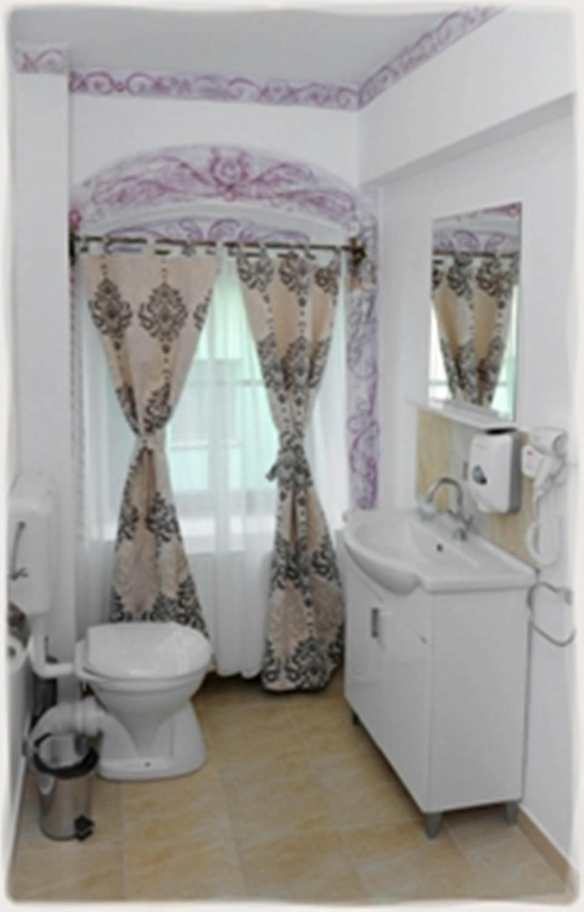 Double Room with canopy bed - Photo 15