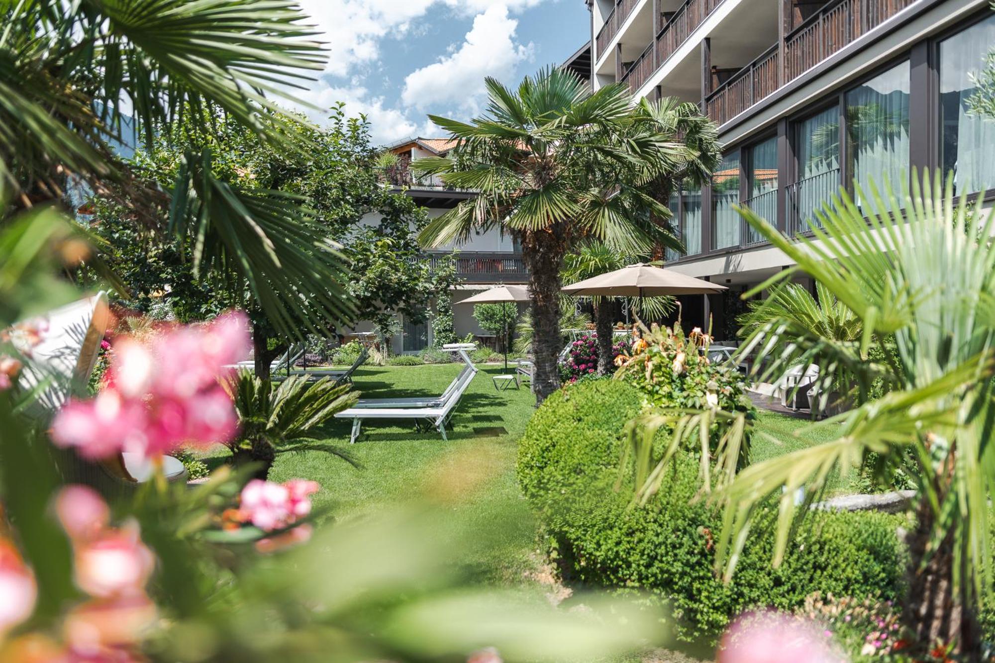 One-Bedroom Apartment with Garden View photo 1