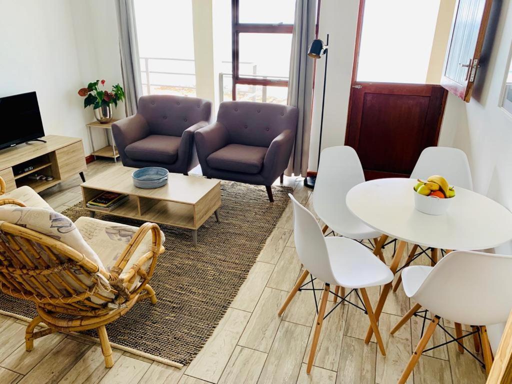 Apartment with Sea View - Photo 4