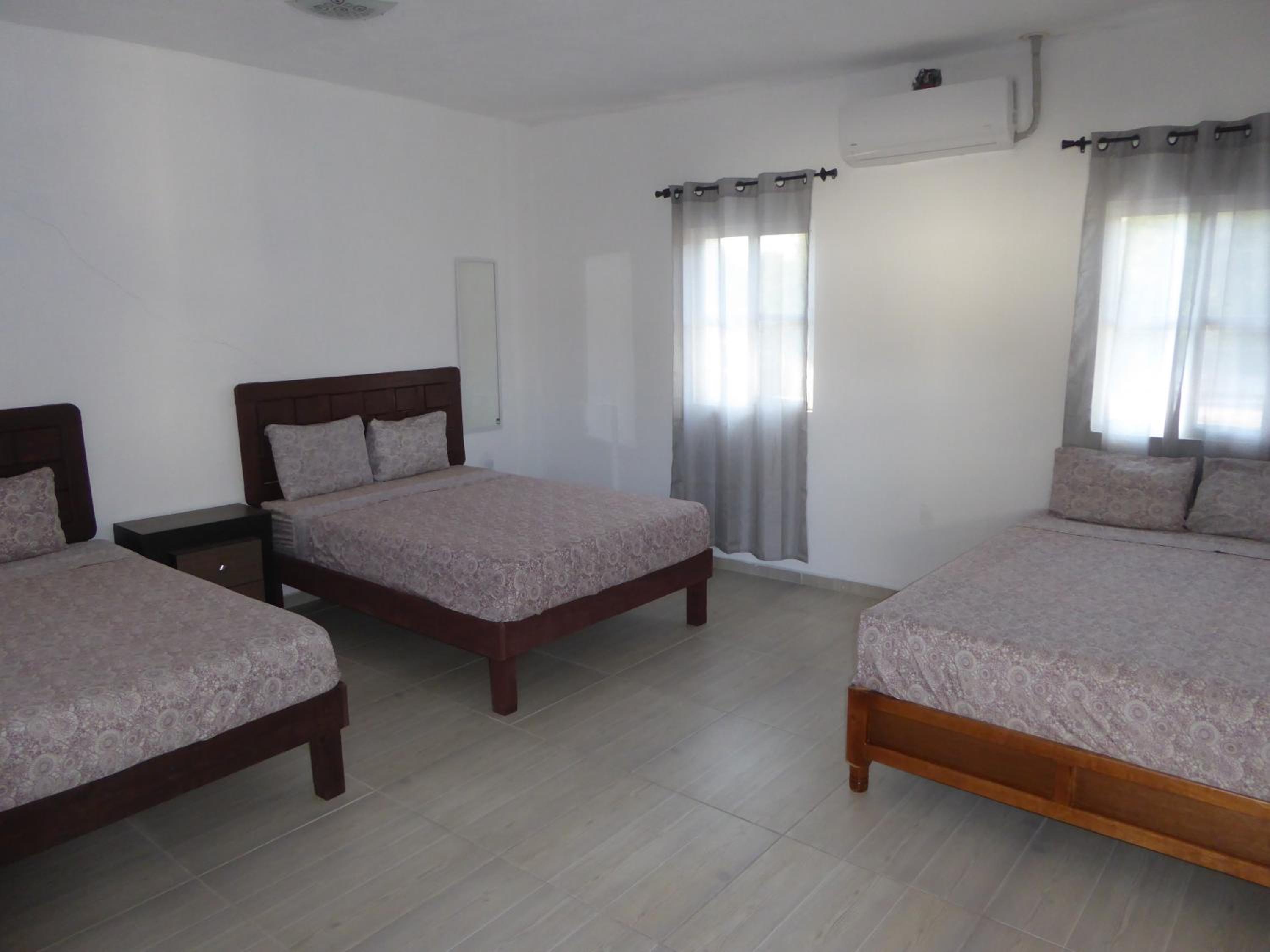 Economy Quadruple Room photo 1