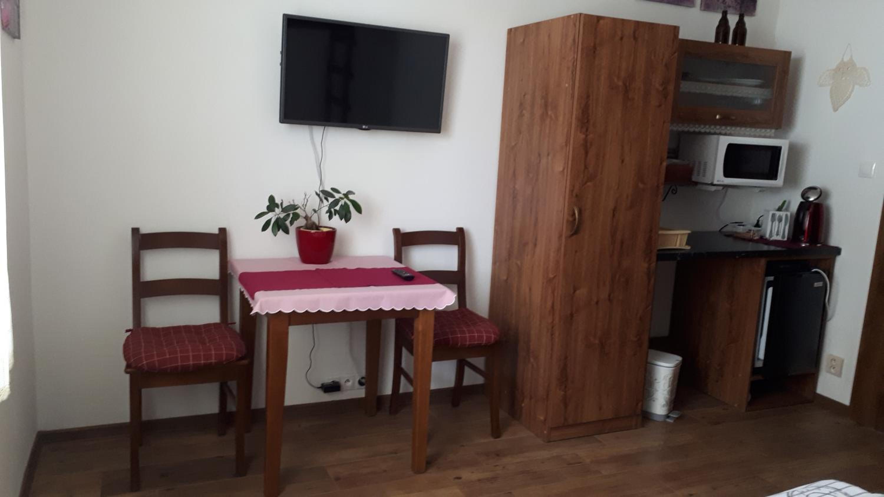 Deluxe Double Room with Extra Bed photo 3