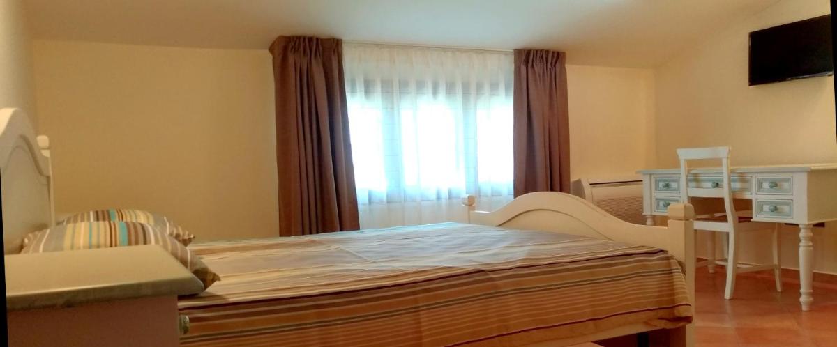 Family Suite with Balcony photo 3