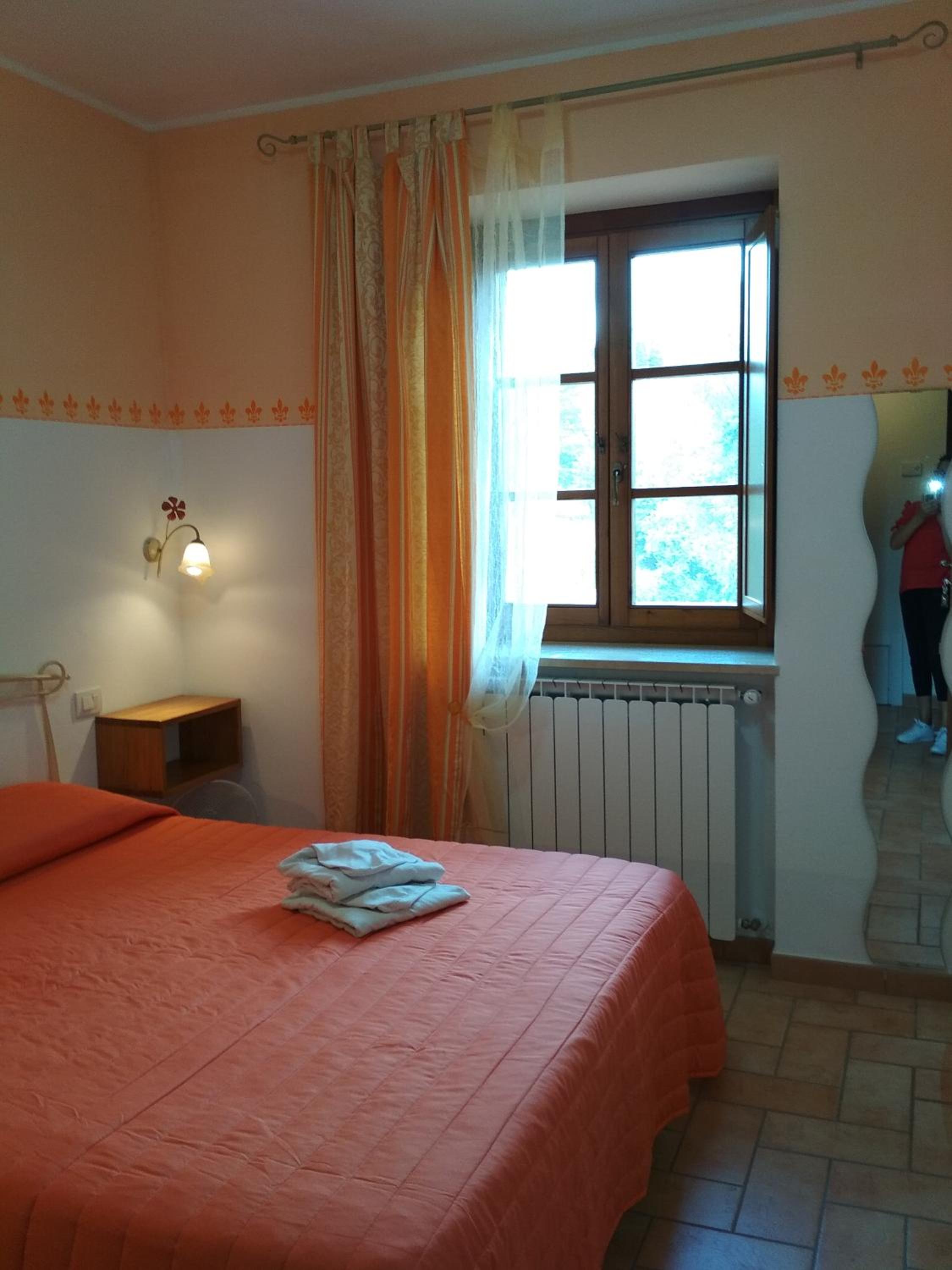 Matrimoniale con bagno al piano inferiore - Photo 2