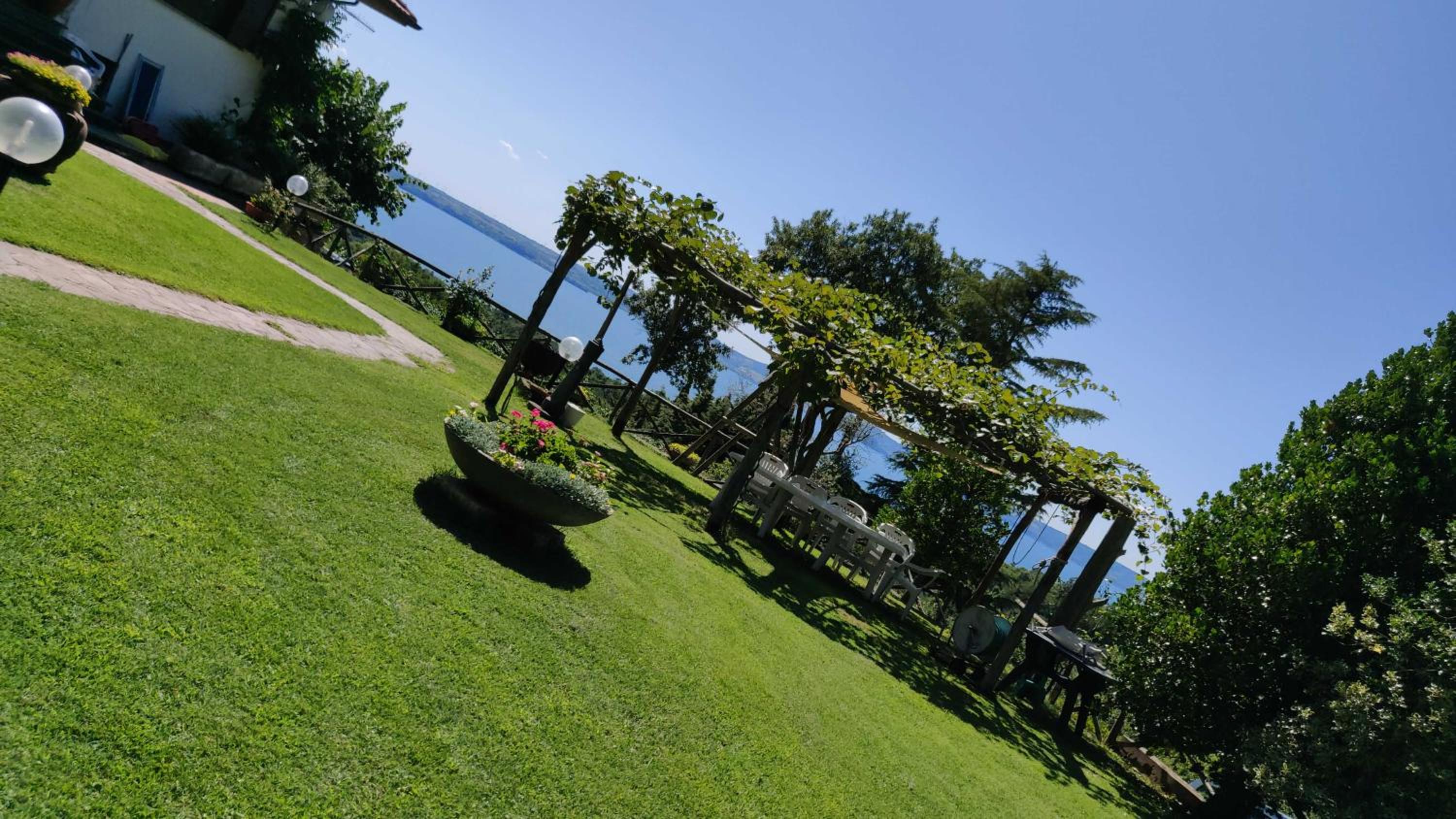 Apartment with Lake View photo 2