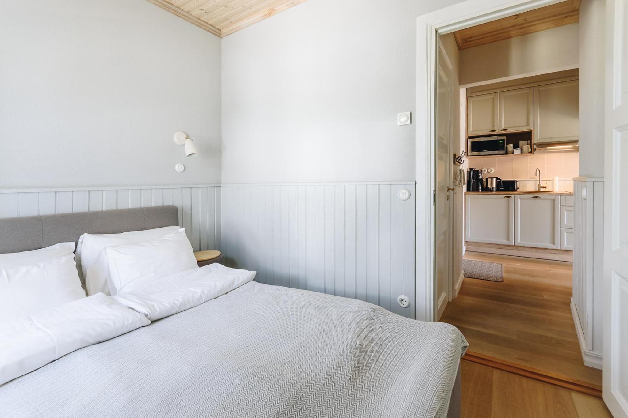 Apartment with Balcony - Photo 8