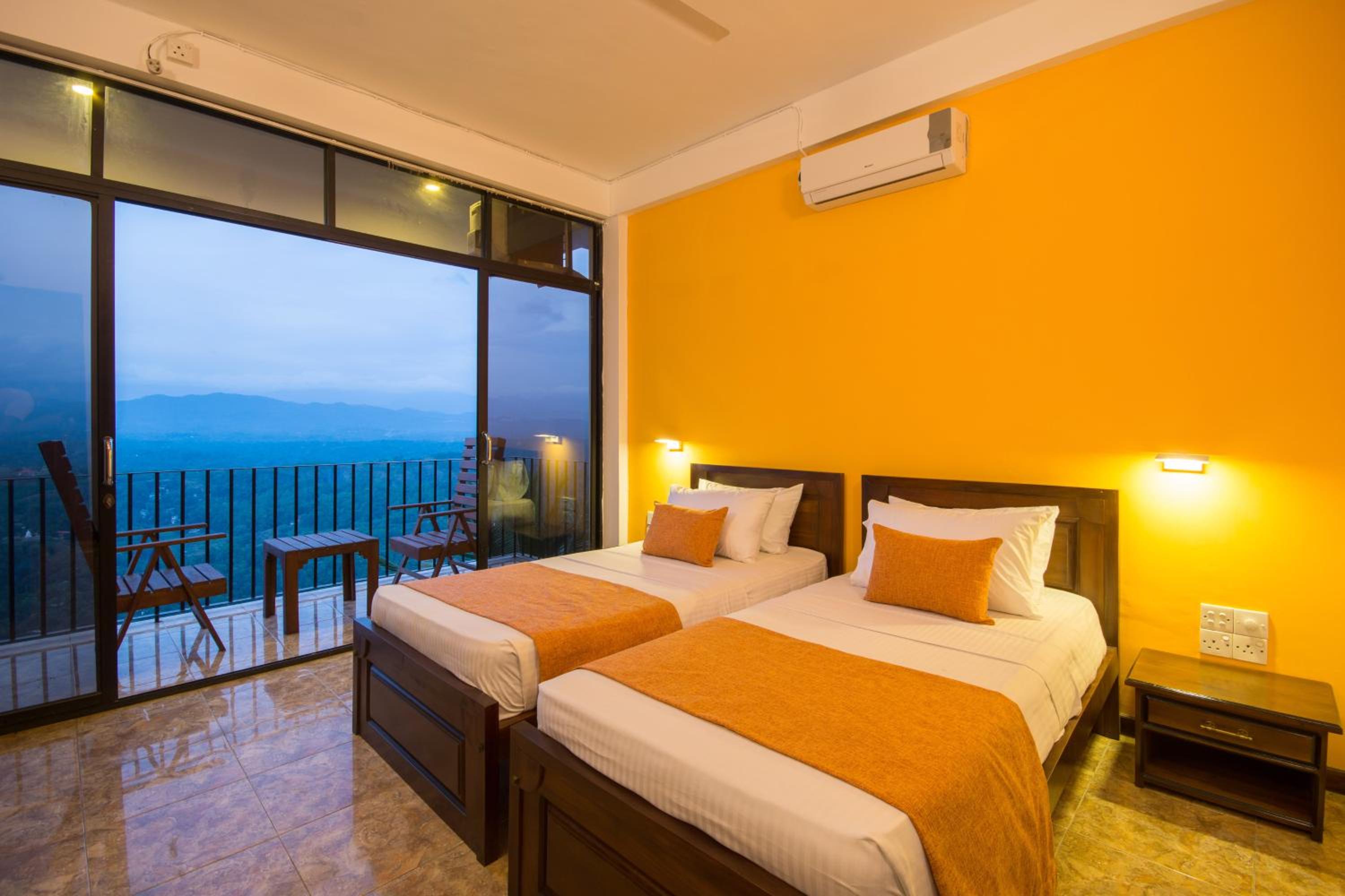Deluxe Twin Room with Balcony - River and Mountain View