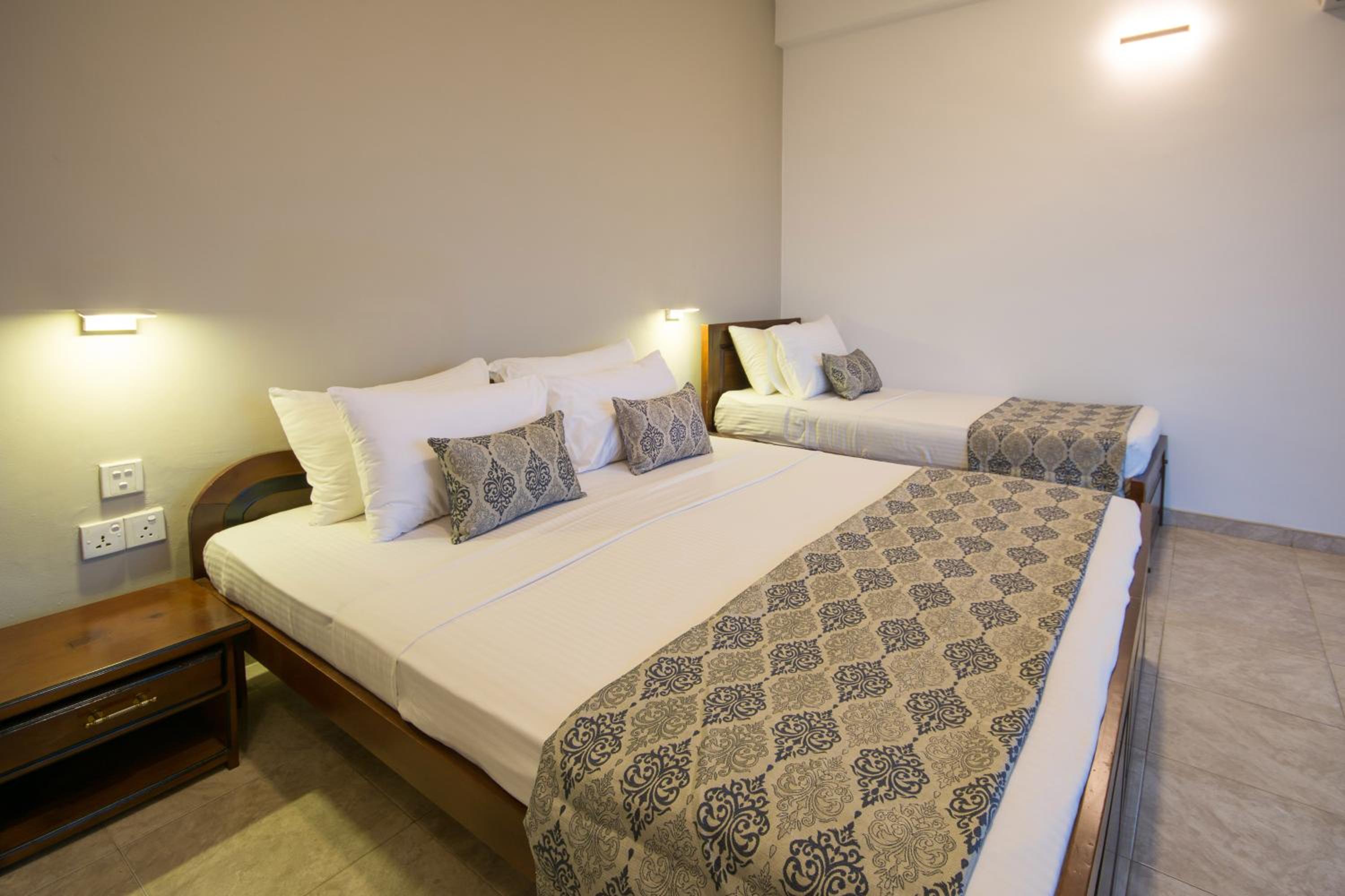 Deluxe Triple Room with Balcony - River and Mountain View