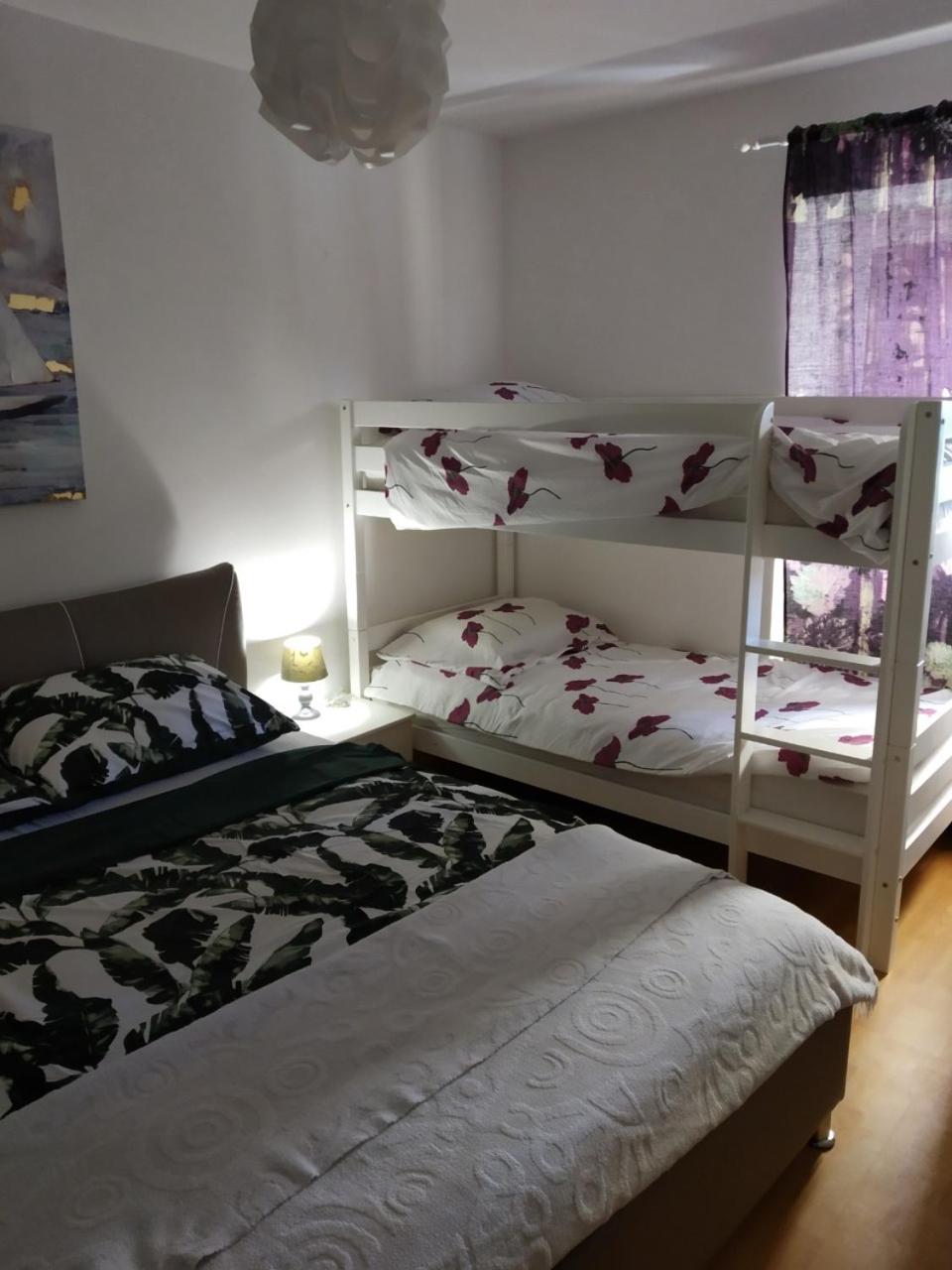 One-Bedroom Apartment photo 1