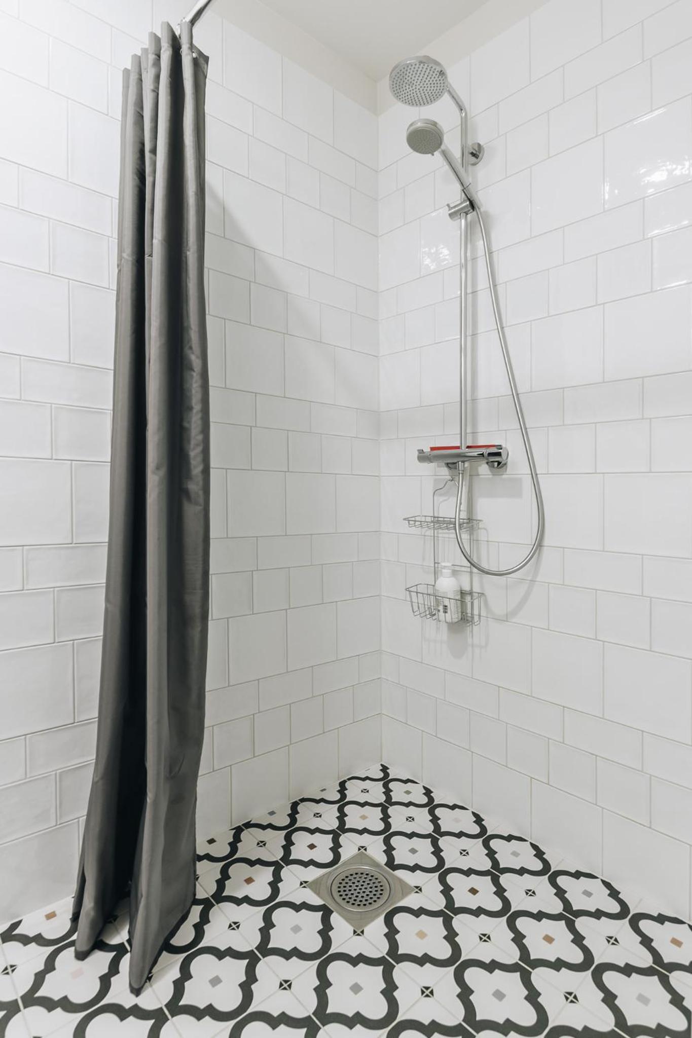 Studio Apartment - Photo 16
