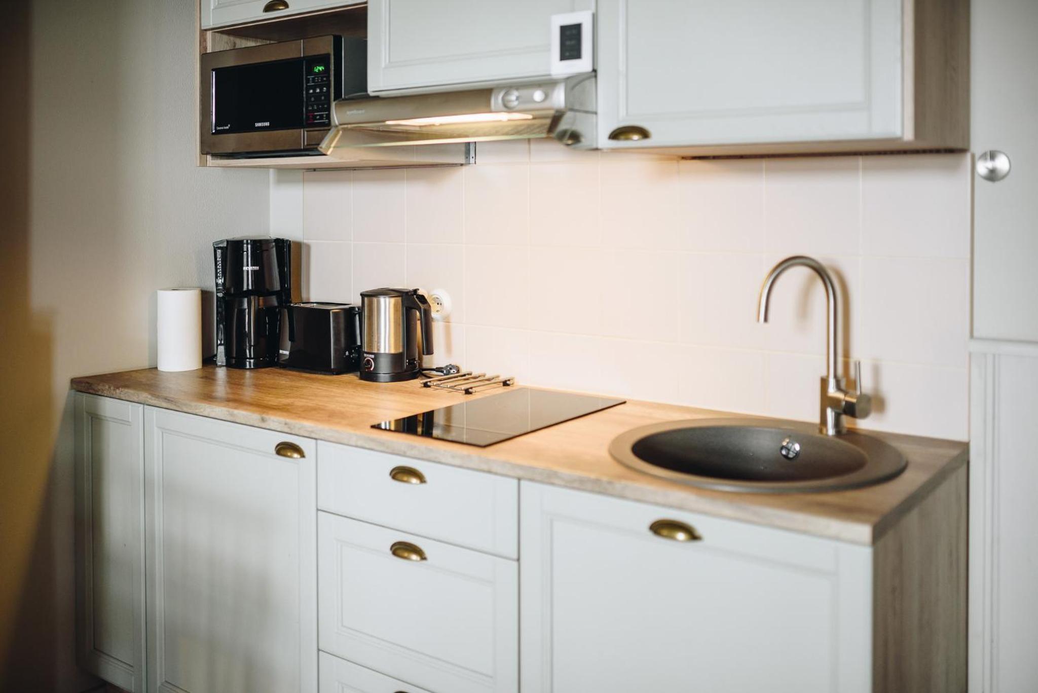 Studio Apartment - Photo 8