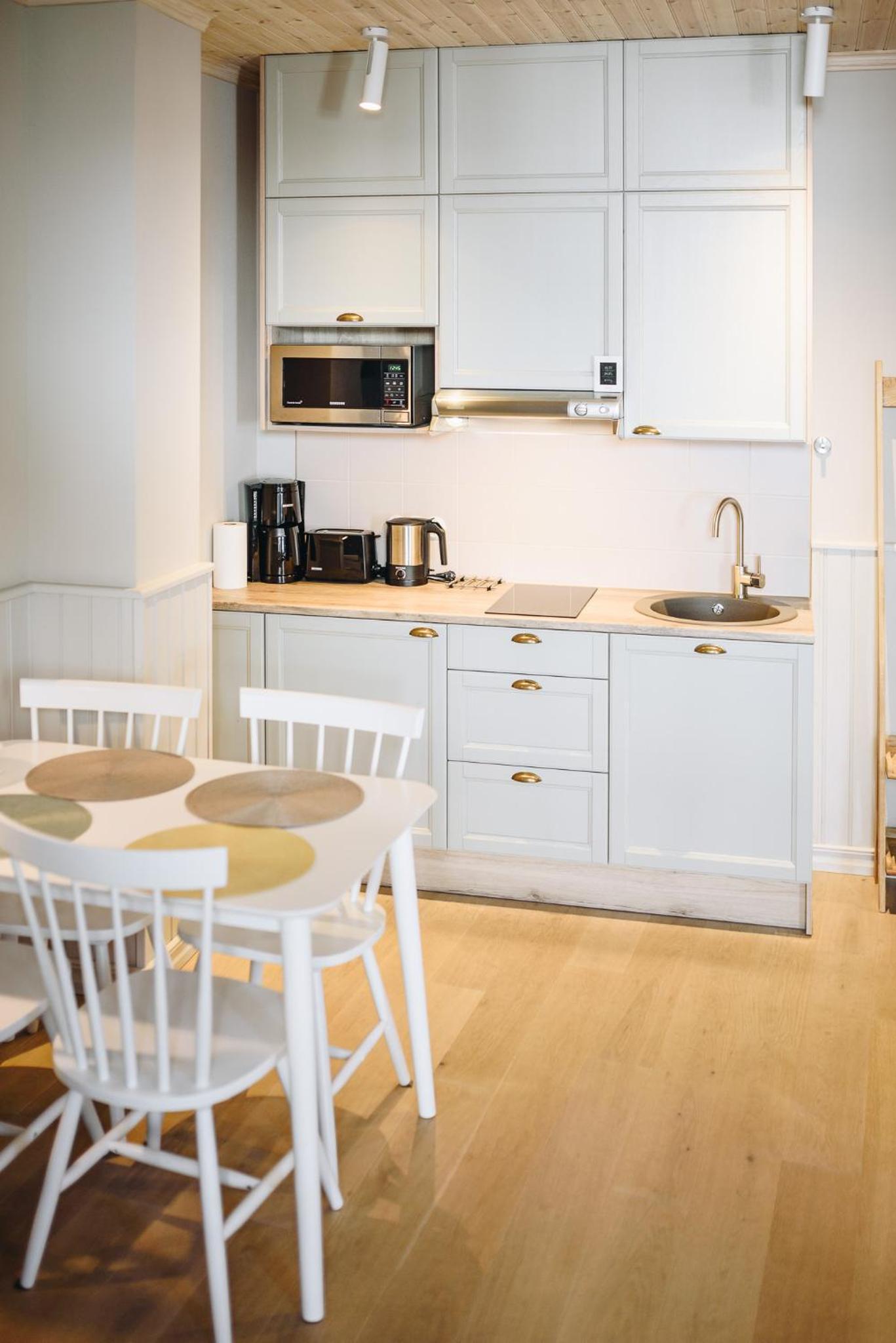 Studio Apartment - Photo 4