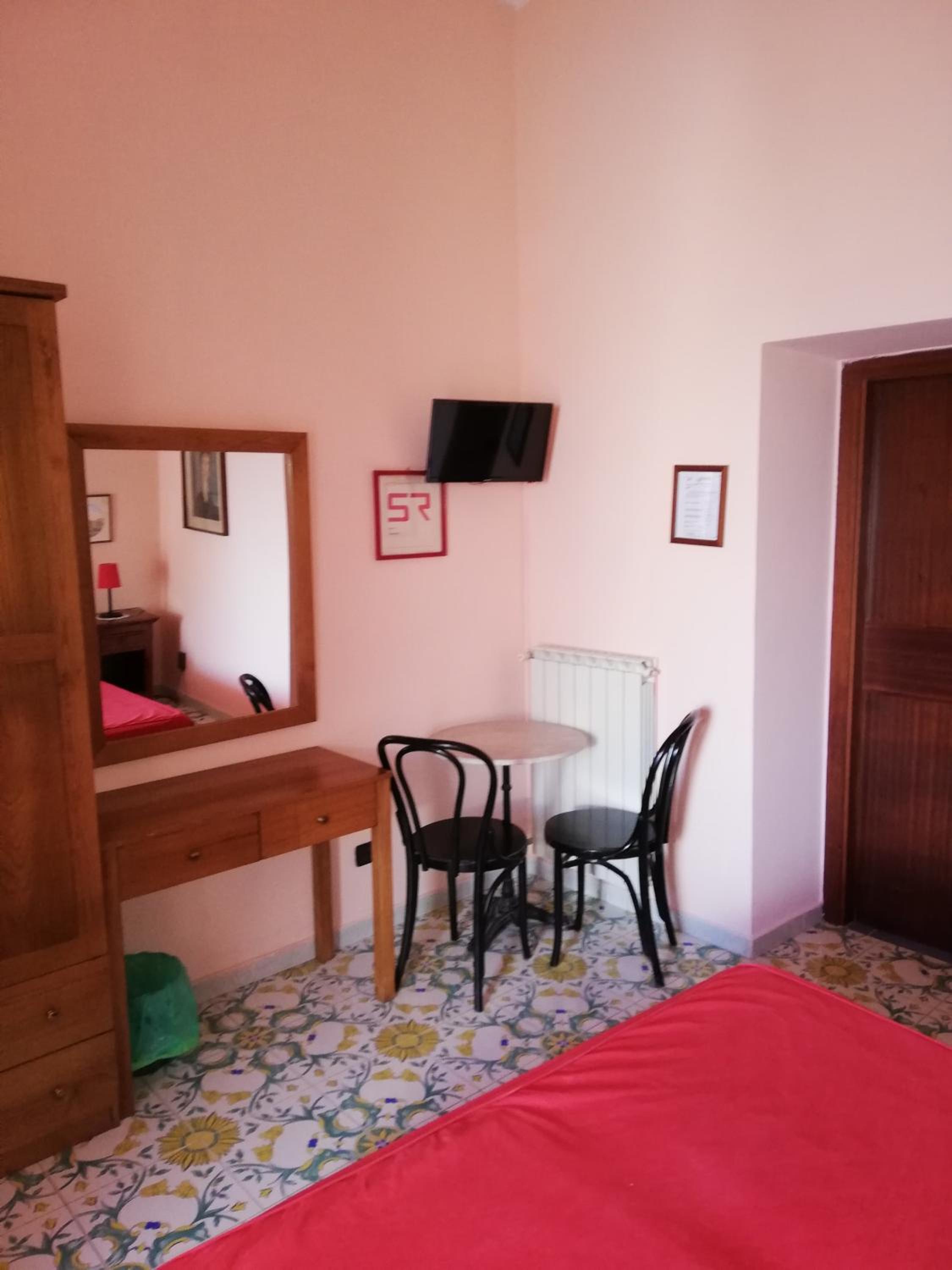 Double Room with Sea View - Photo 4