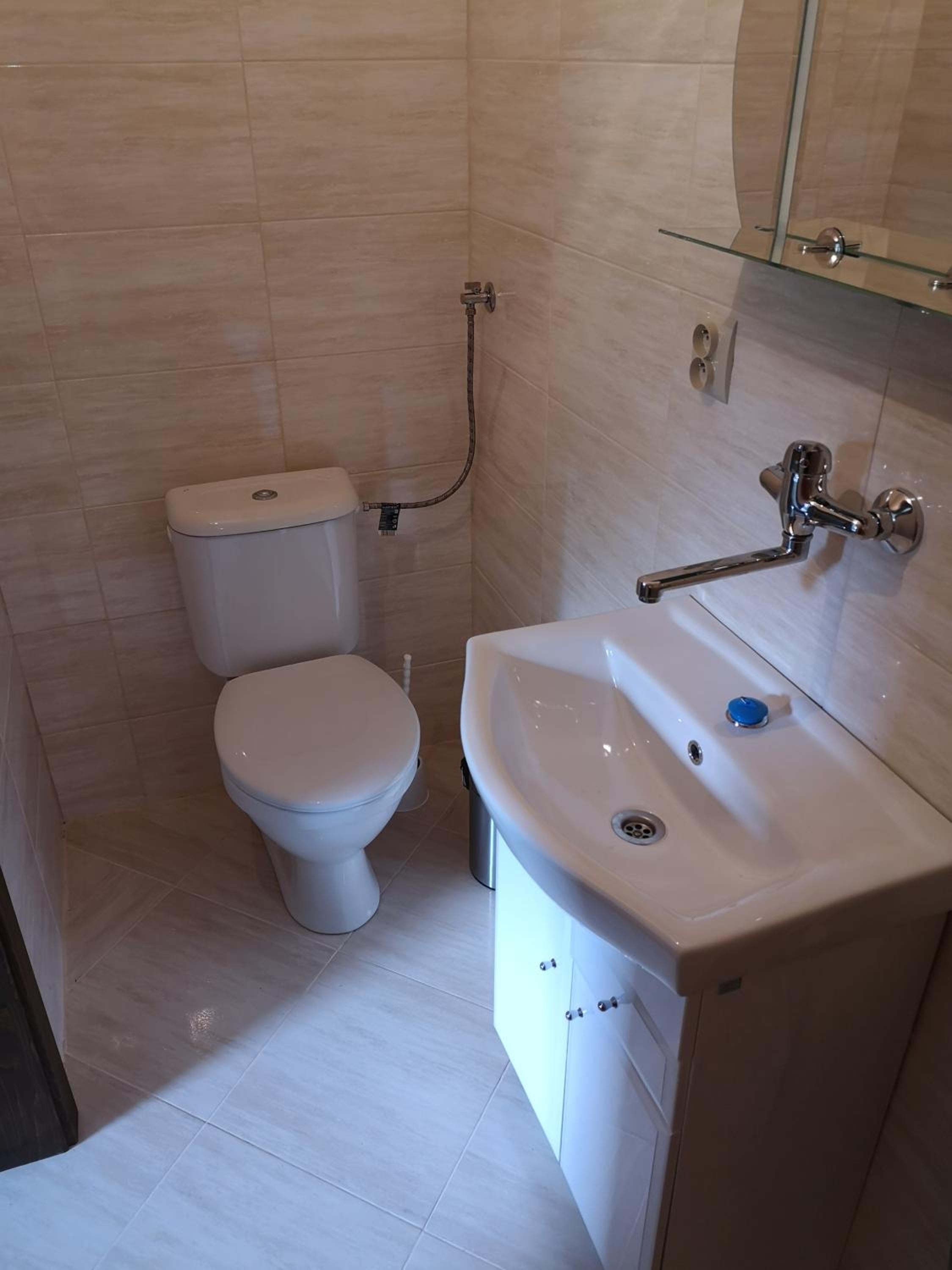Deluxe Double Room with Shower - Photo 7