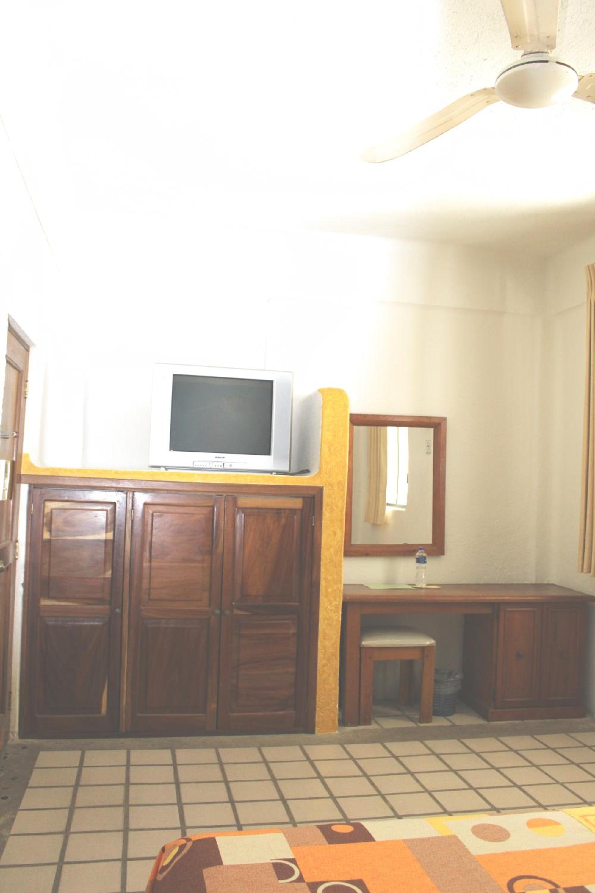 Standard Queen Room photo 3