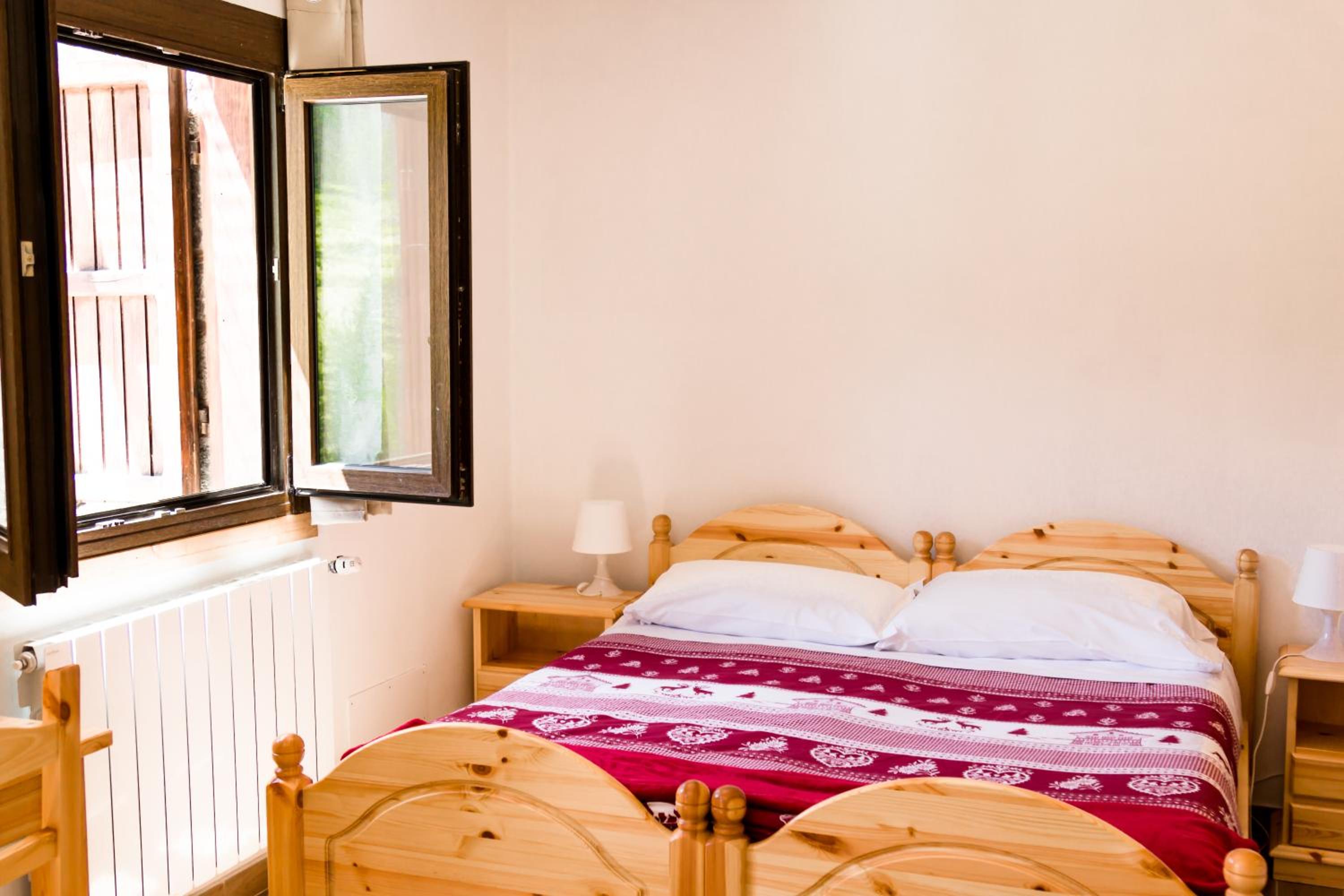 Quadruple Room with Mountain View photo 3