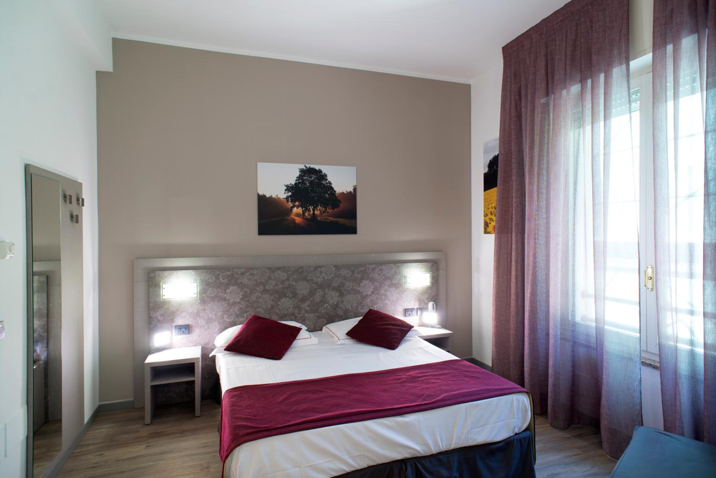 Double Room - Photo 12