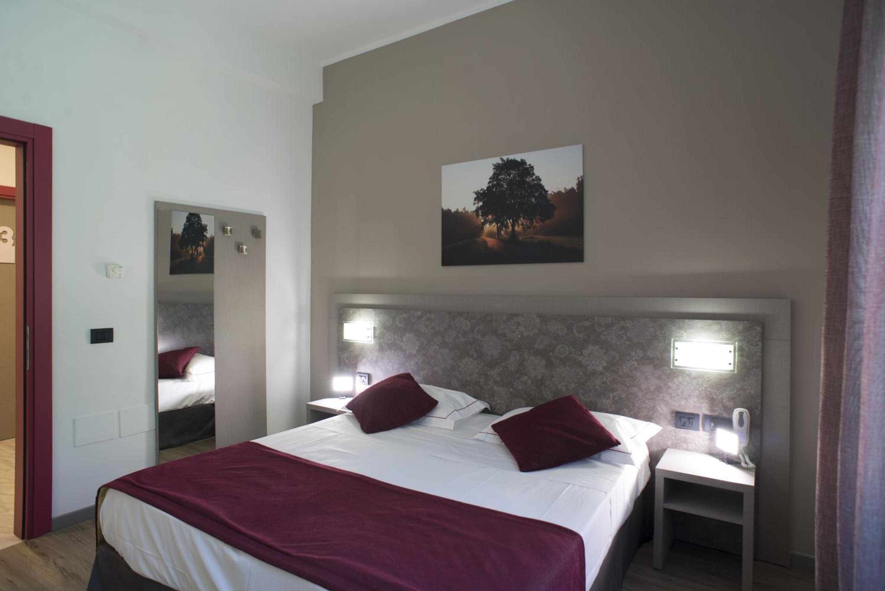 Double Room - Photo 11