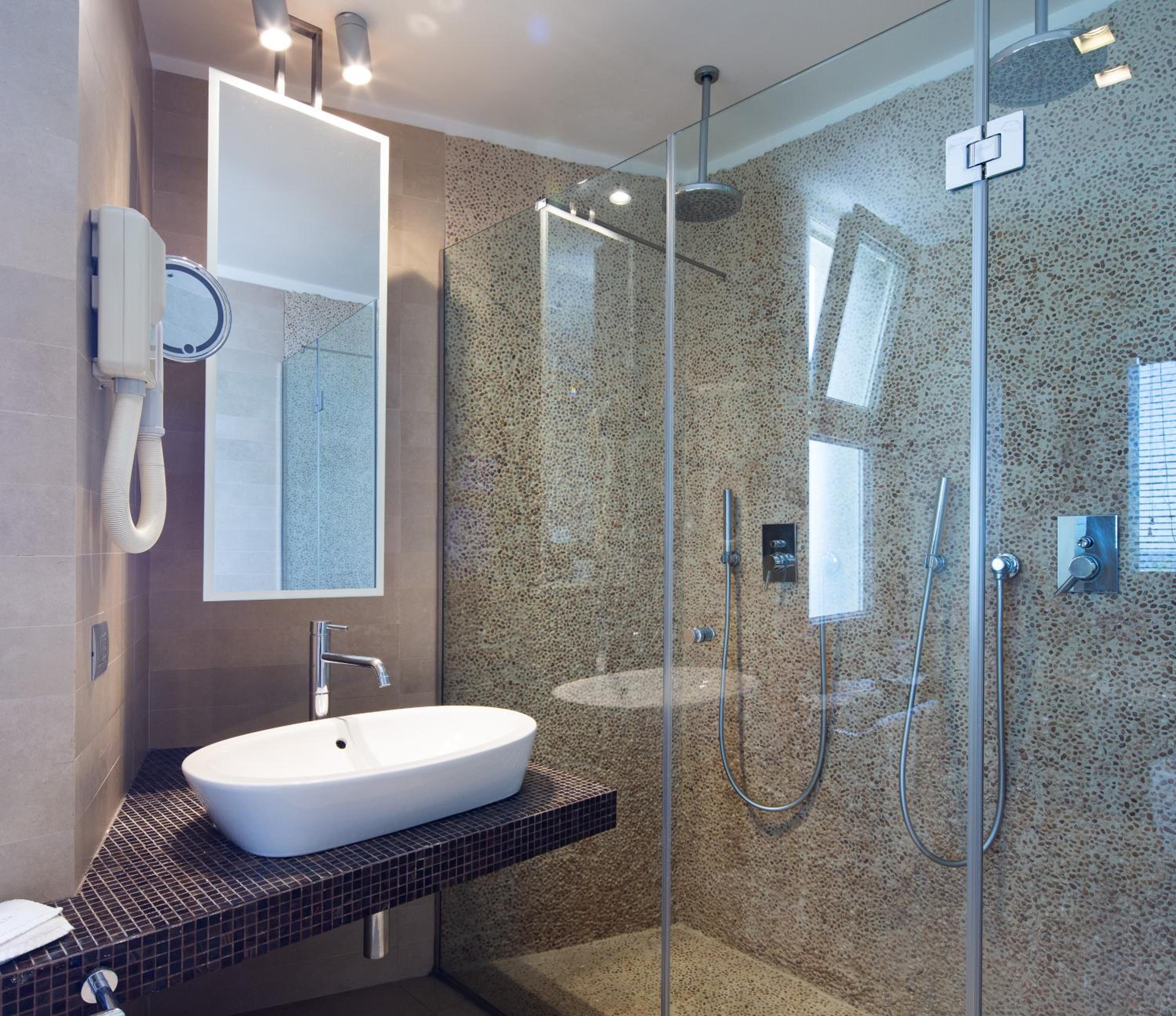 Family Junior Suite with Jacuzzi and Sea View - Photo 8