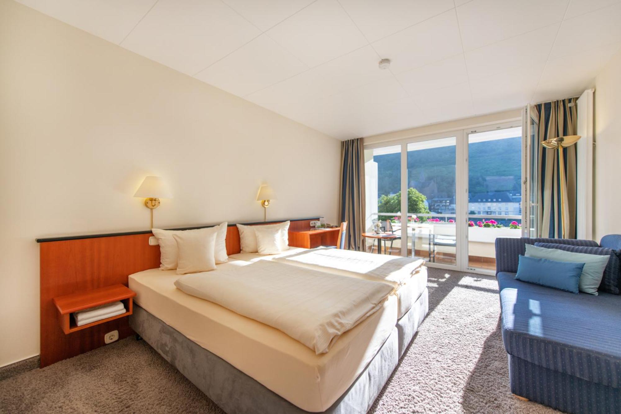 Double Room with Balcony - Photo 1